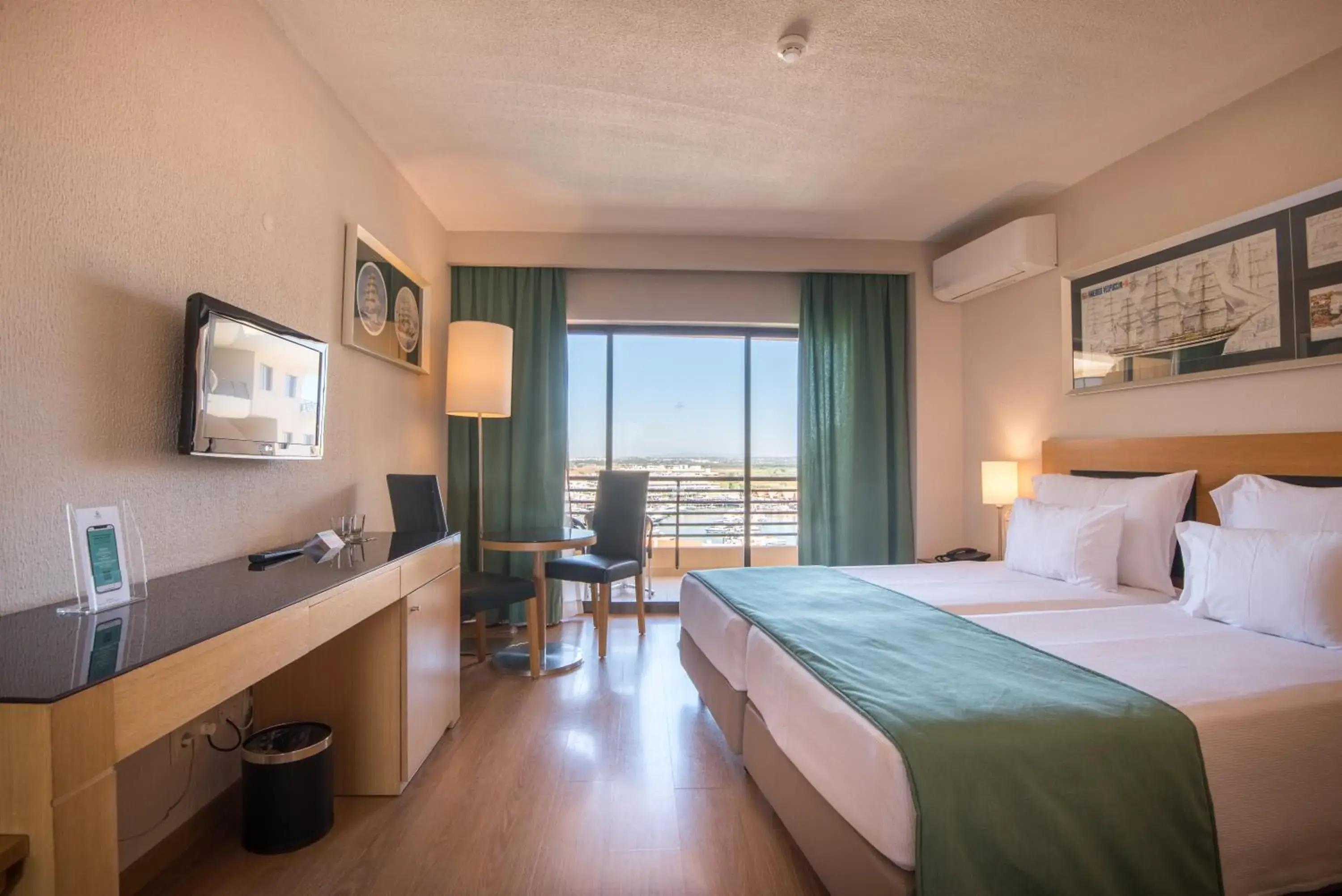 Twin Room with Extra Bed (3 Adults) in Vila Gale Marina Twin Room with Extra Bed (3 Adults) in Vila Gale Marina