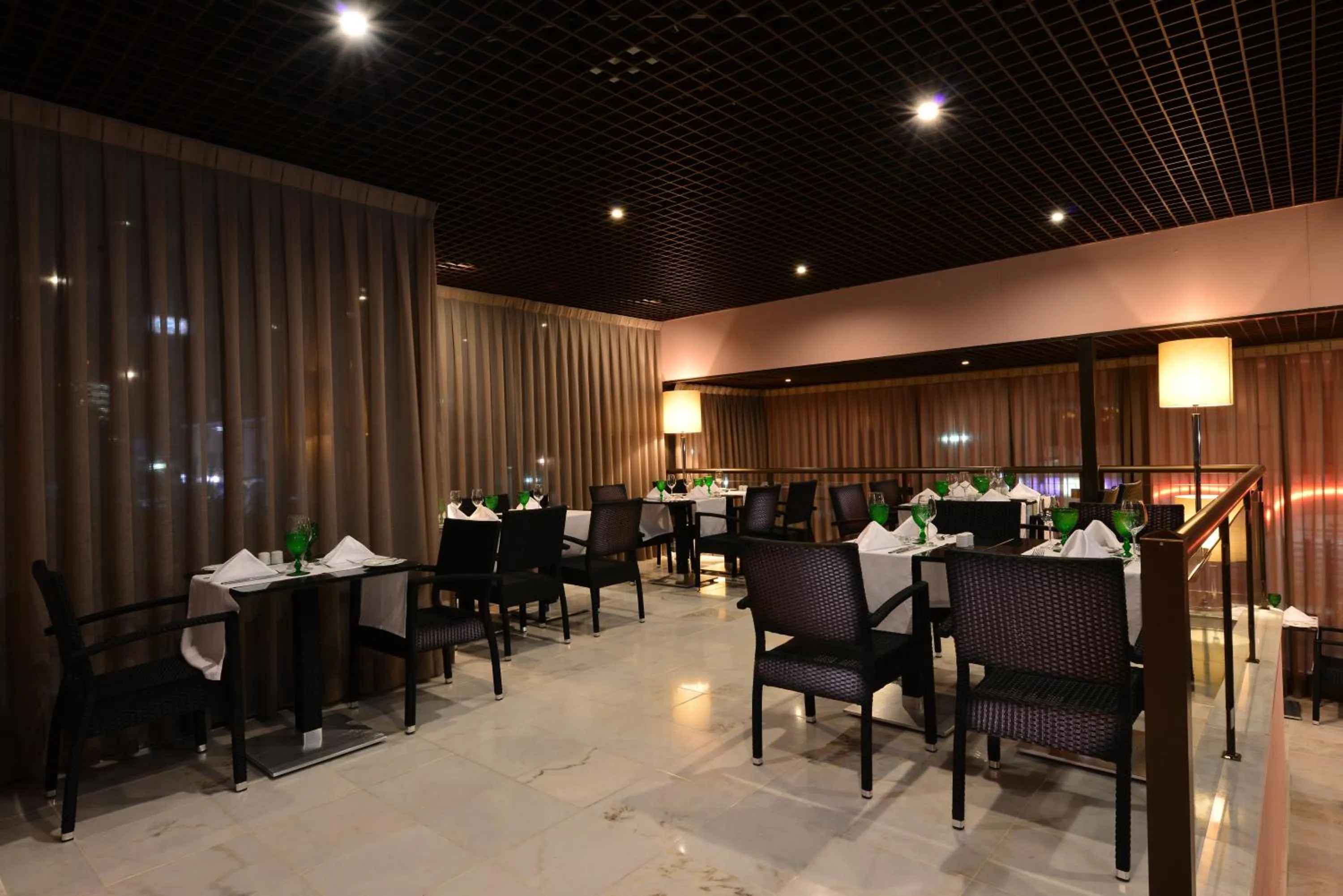 Restaurant/places to eat in Vila Gale Marina