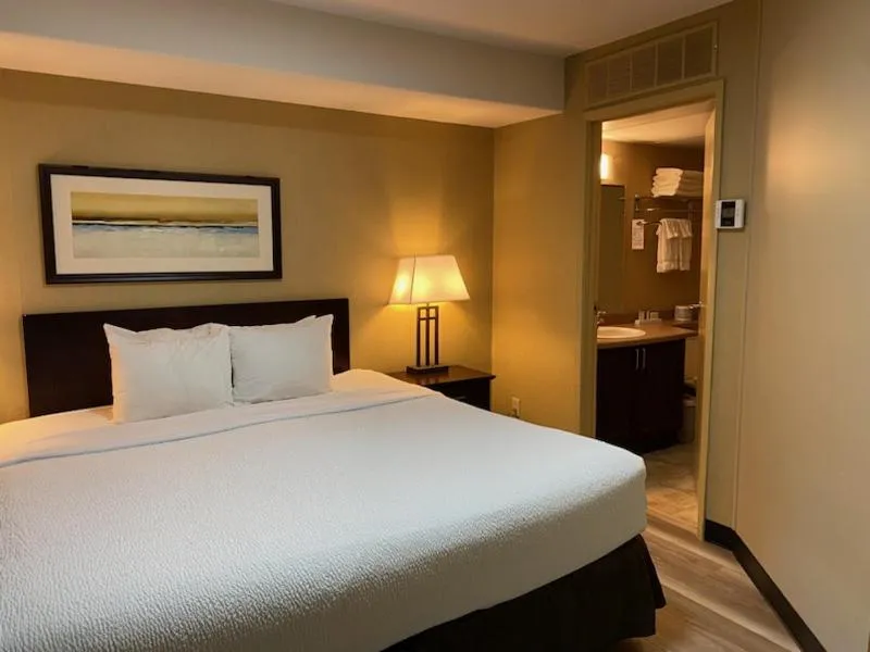 Bedroom in Franklin Suite Hotel