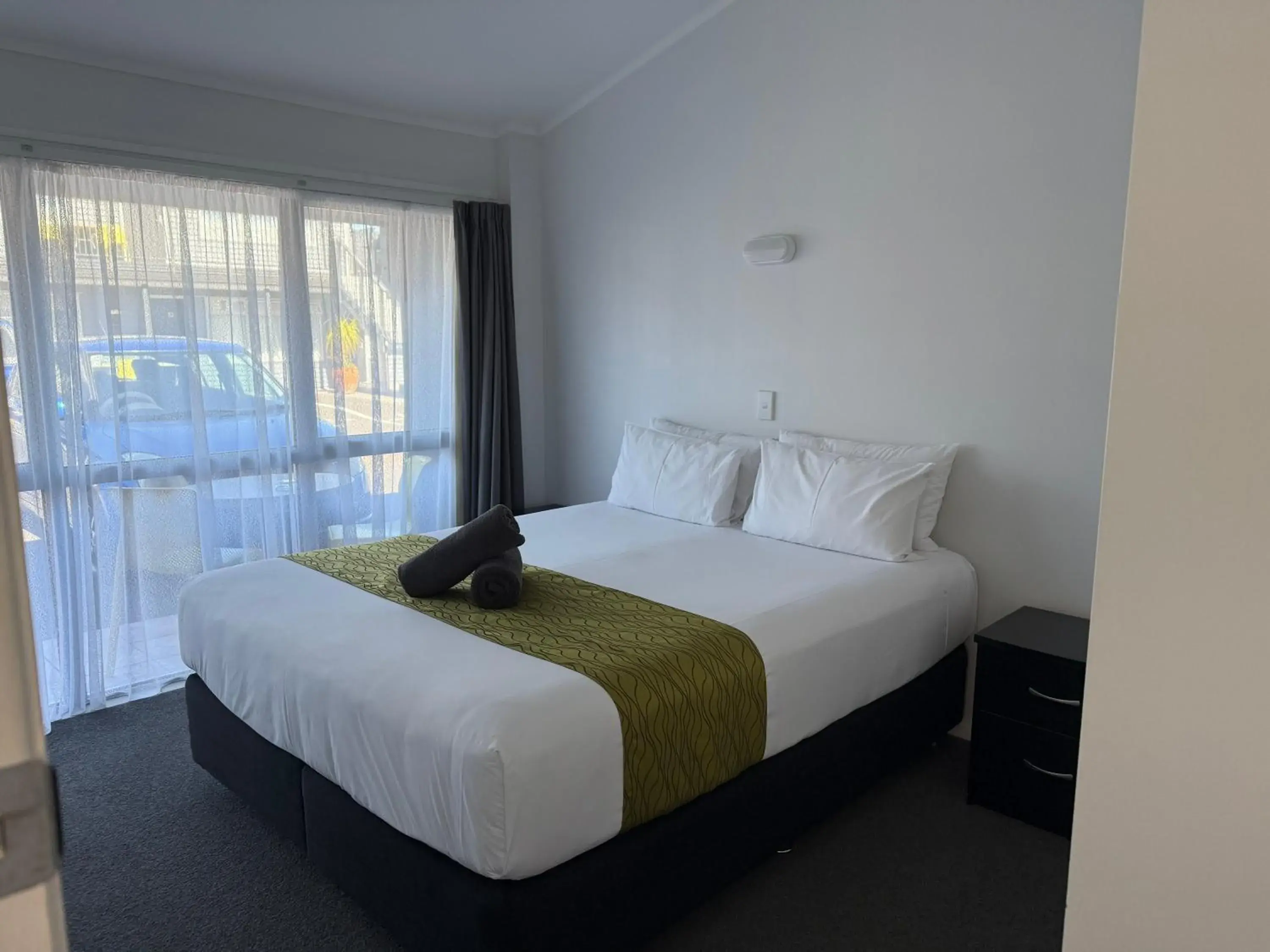 One-Bedroom Apartment in Ambassador Motor Inn One-Bedroom Apartment in Ambassador Motor Inn