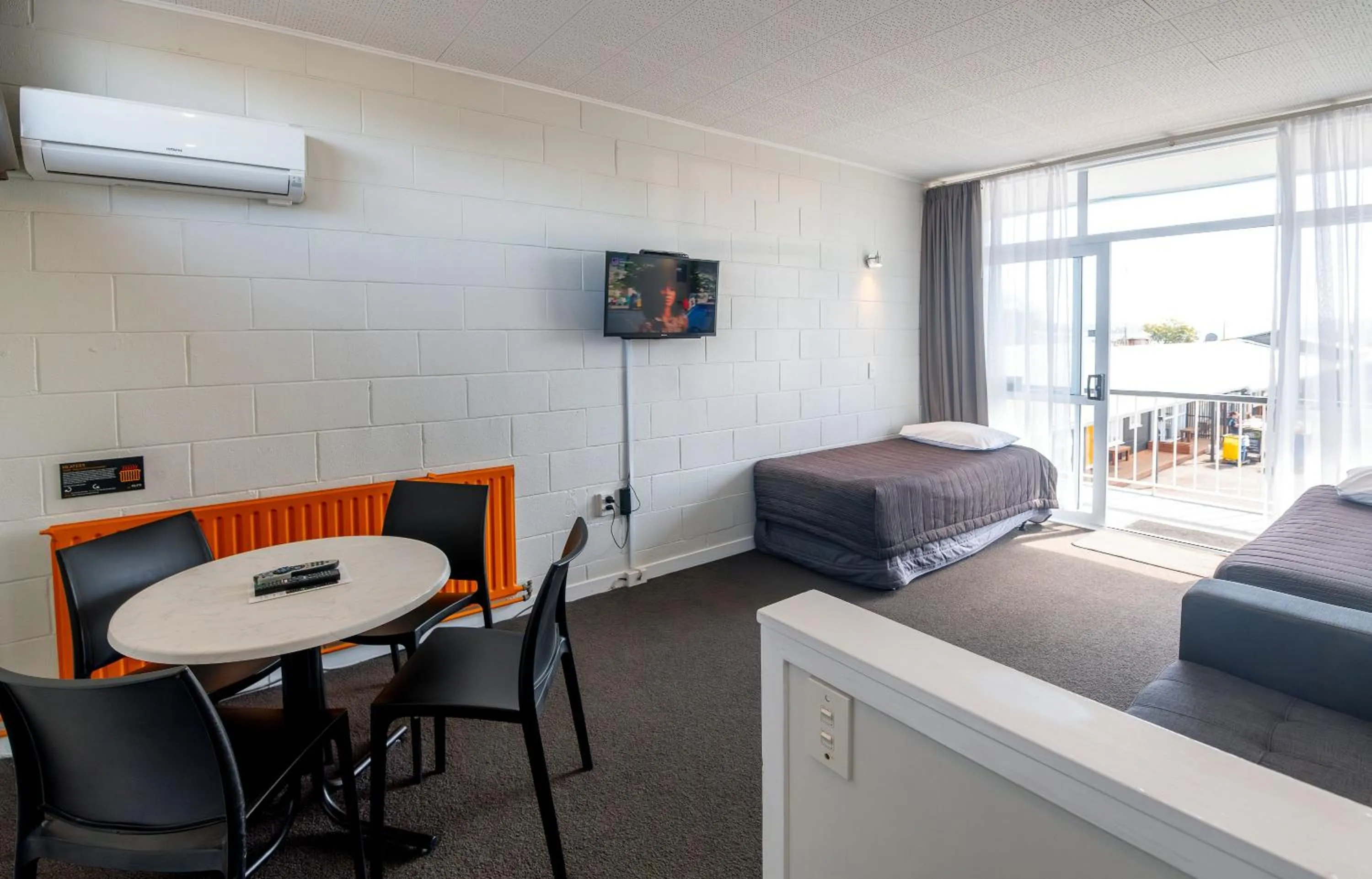 TV and multimedia, Bed in Aura Accommodation