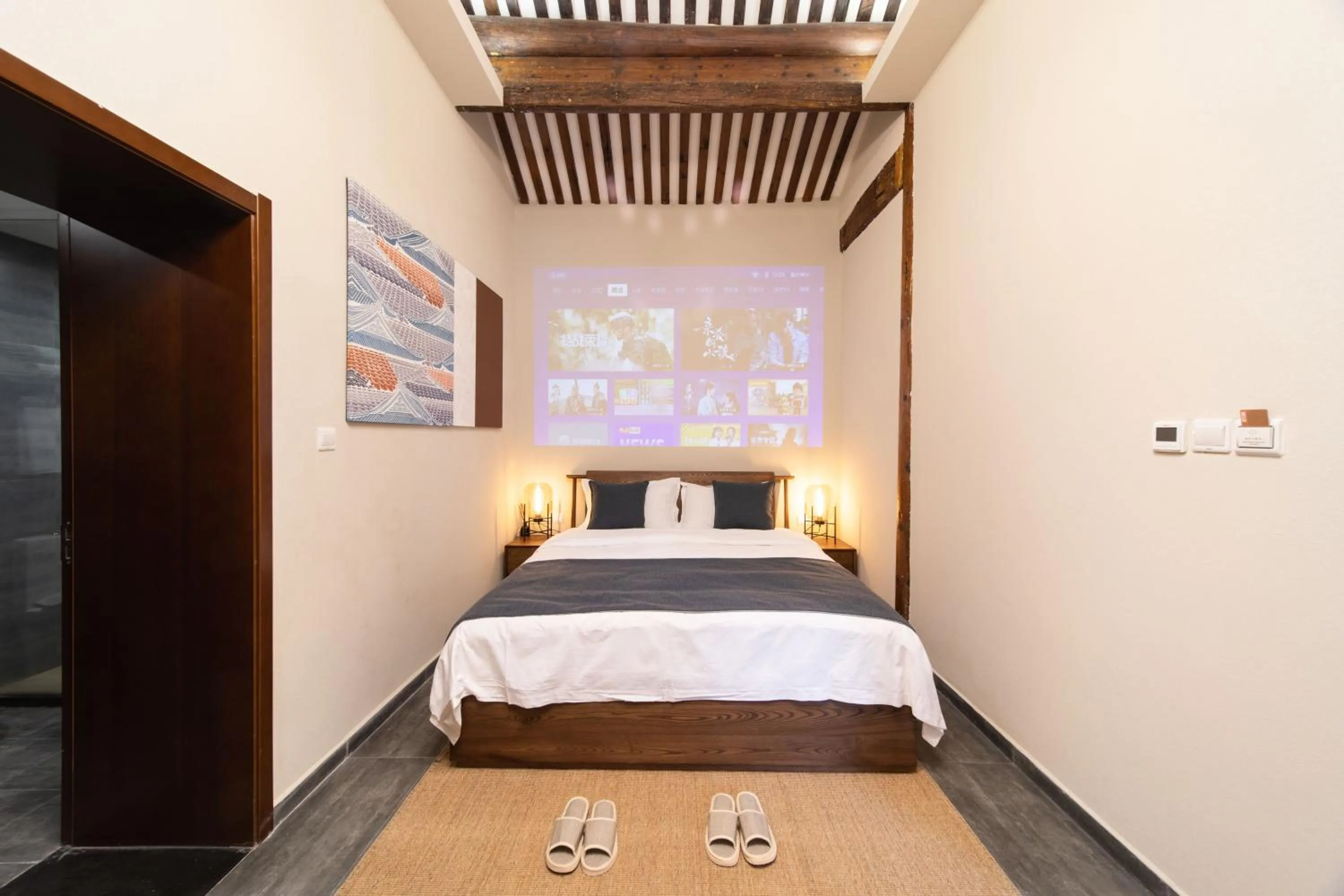 Photo of the whole room, Bed in Guipu Beihai Courtyard Hotel Beijing