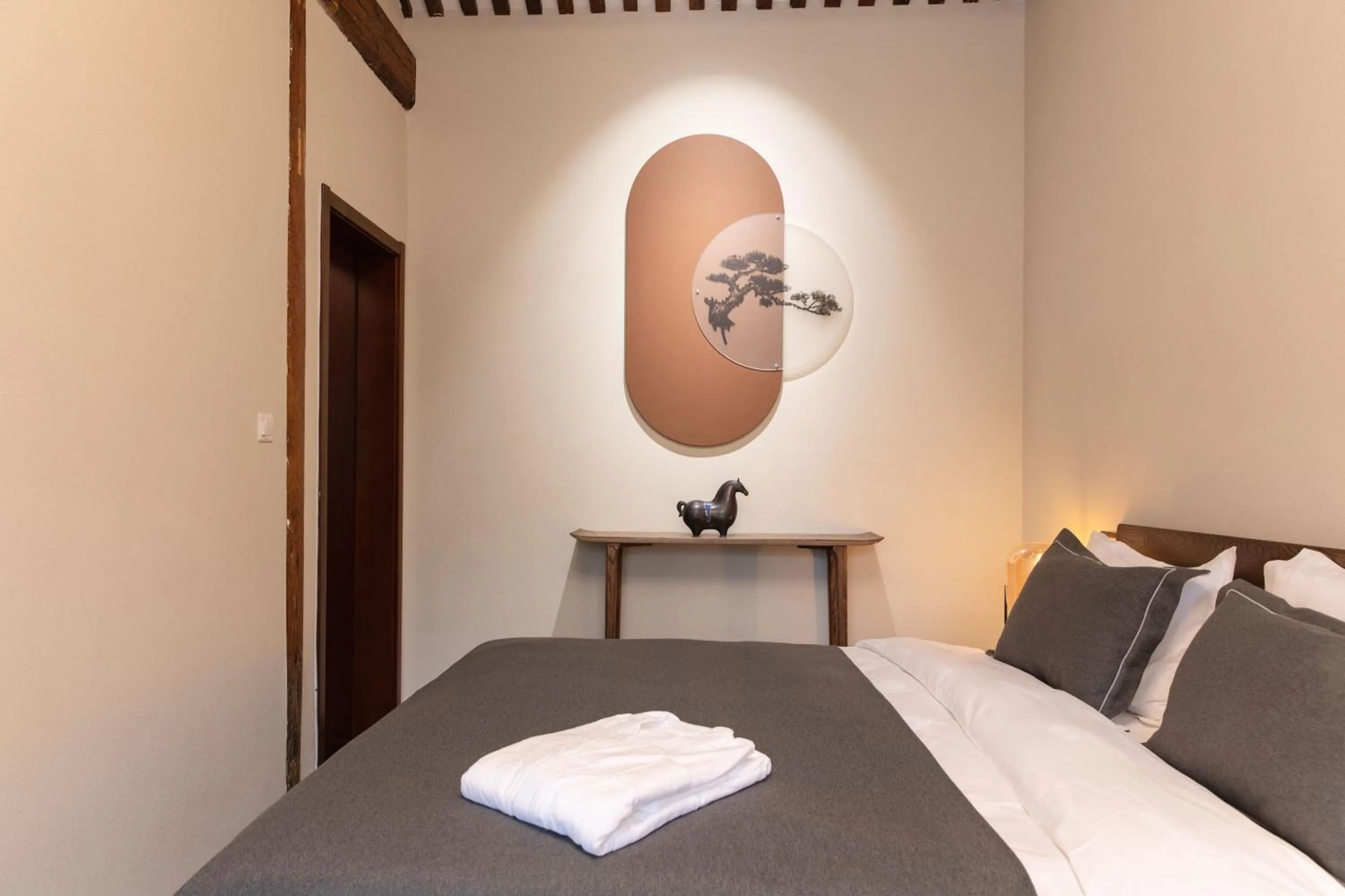 Bed in Guipu Beihai Courtyard Hotel Beijing