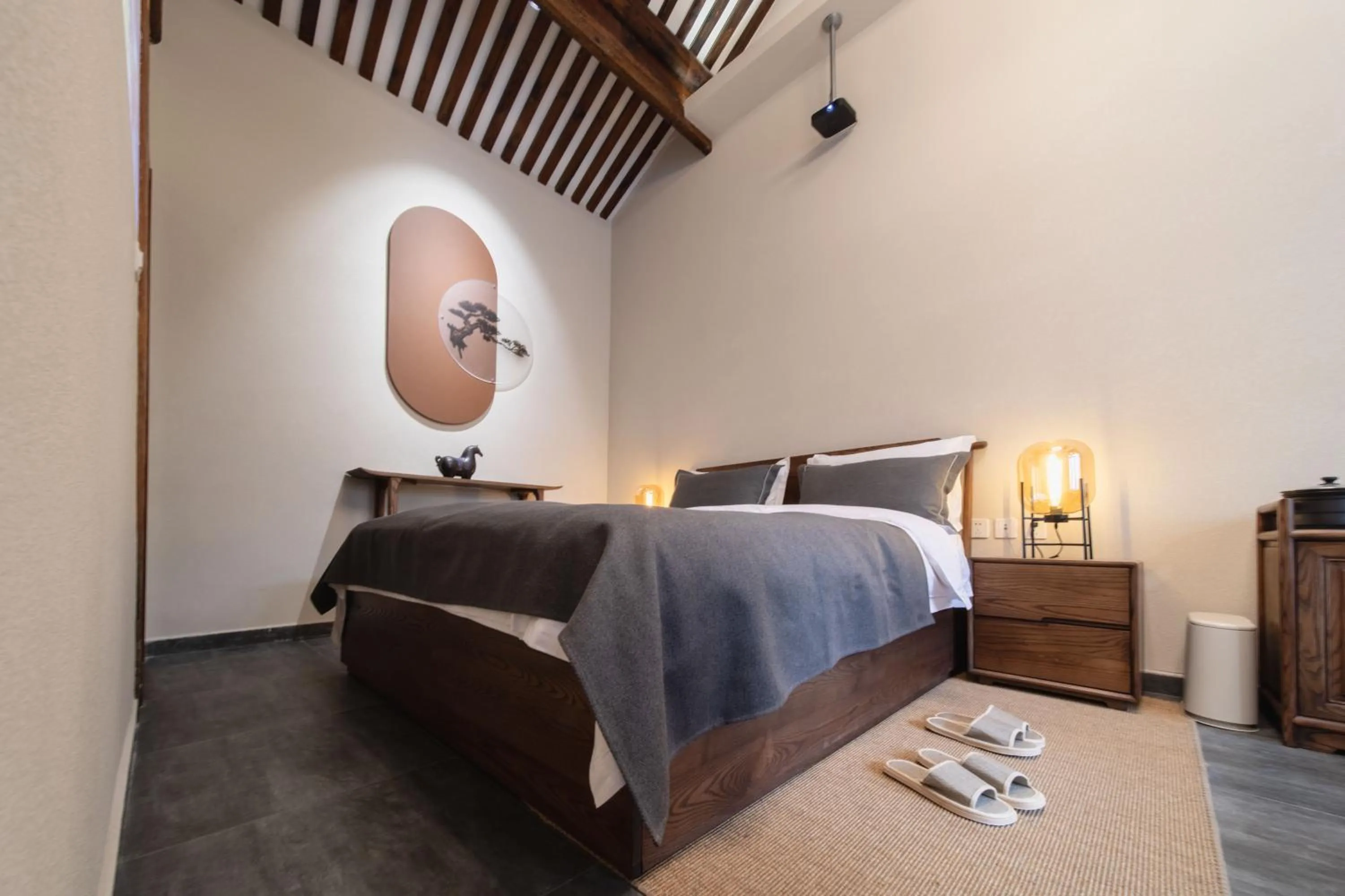 Bed in Guipu Beihai Courtyard Hotel Beijing