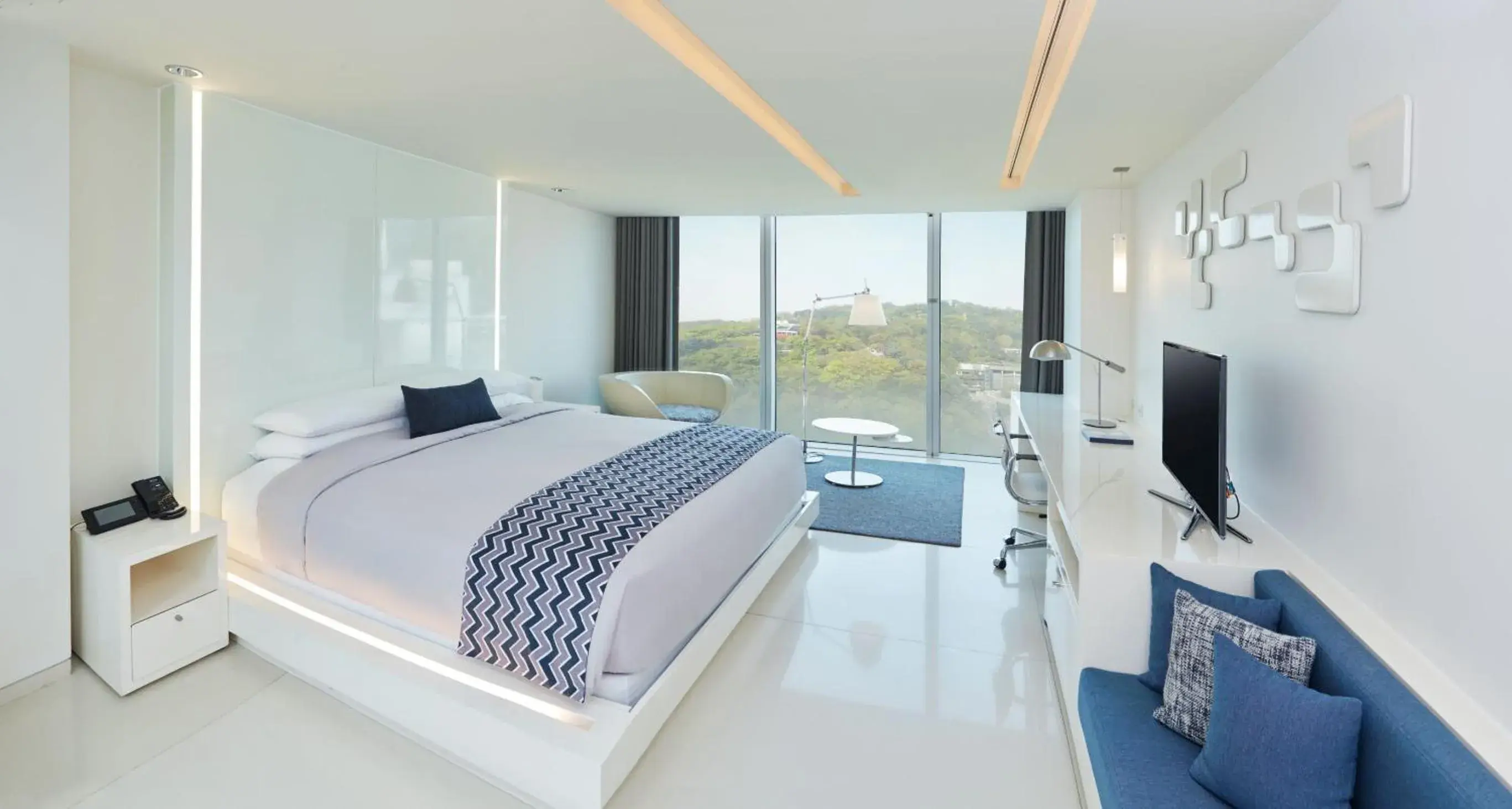 Deluxe Double Room with Mountain View in Vista Walkerhill Seoul - formerly W Seoul Deluxe Double Room with Mountain View in Vista Walkerhill Seoul - formerly W Seoul