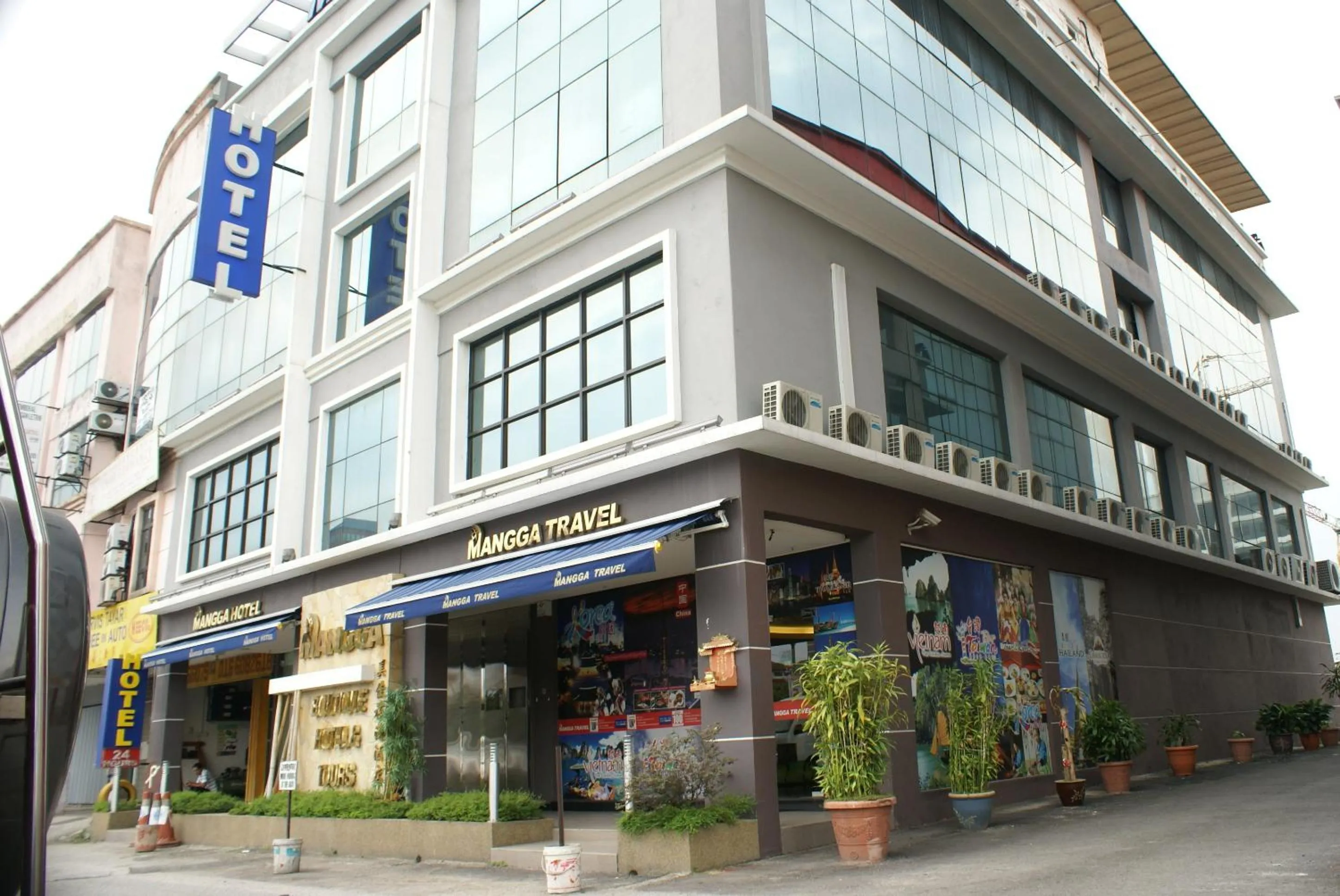 Facade/entrance in Mangga Boutique Hotel