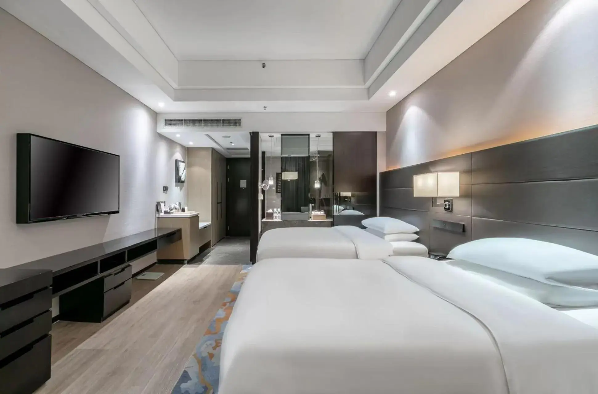 Premier Double Room with Two Double Beds and City View in Renaissance Guiyang Hotel Premier Double Room with Two Double Beds and City View in Renaissance Guiyang Hotel