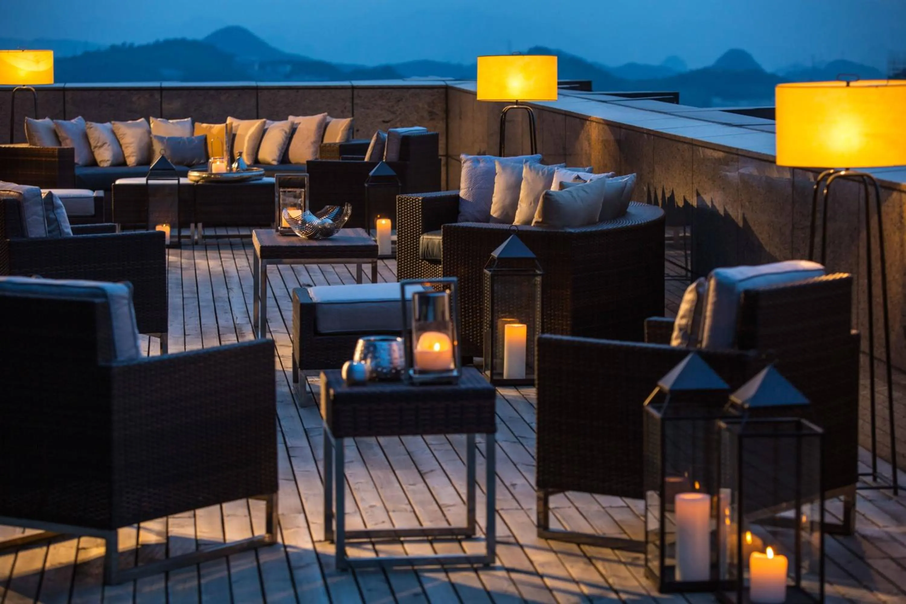 Lounge or bar in Renaissance Guiyang Hotel