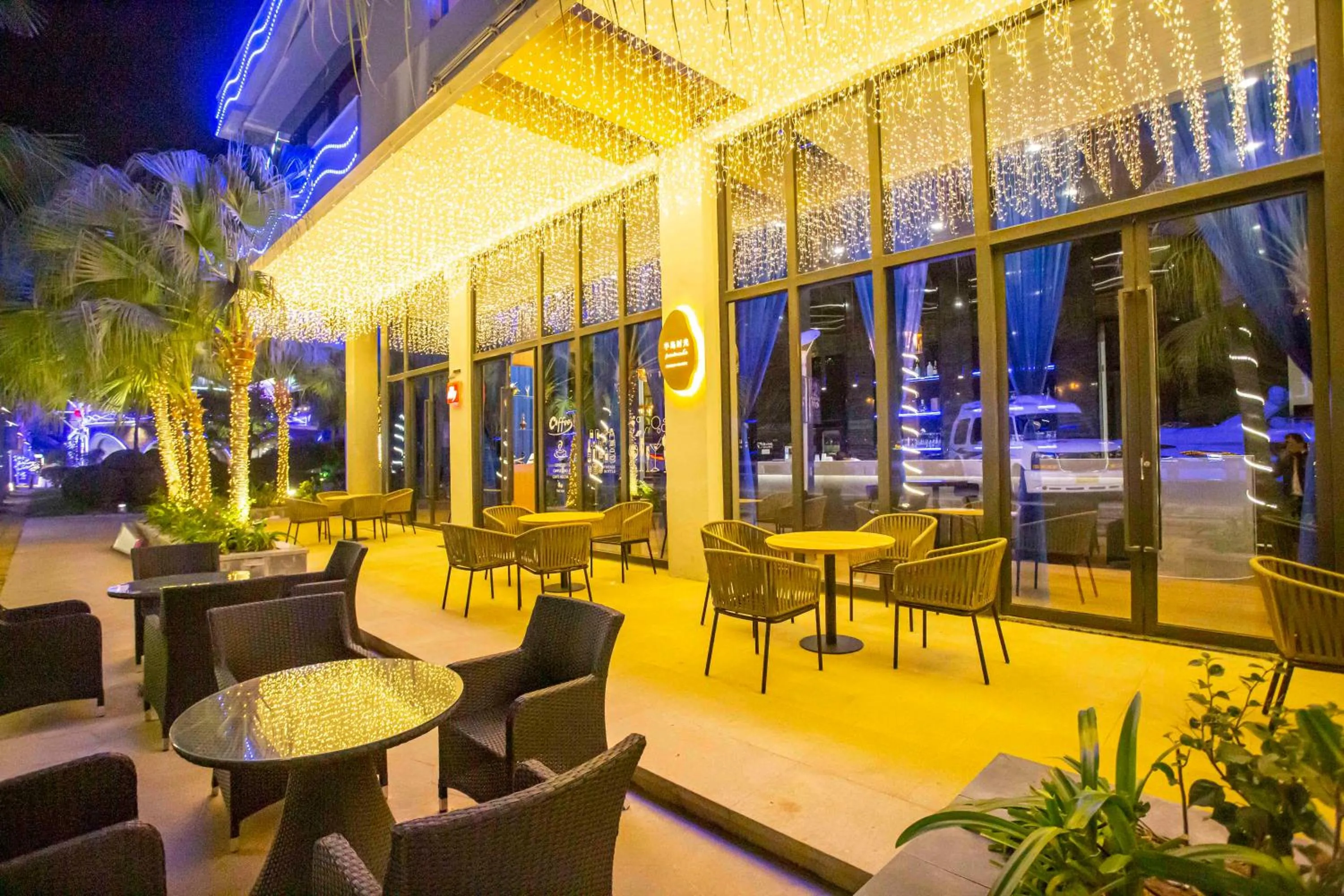 Lounge or bar in Sanya Serenity Coast Marina Hotel