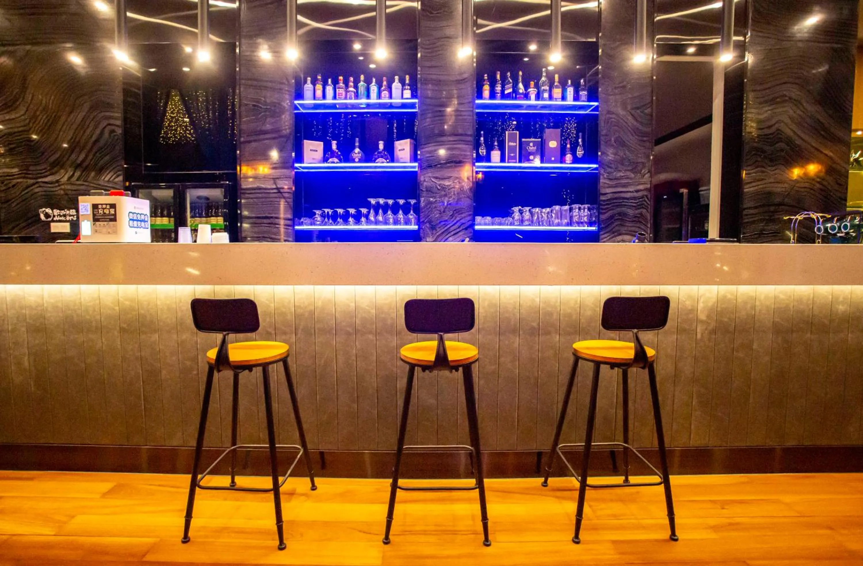 Lounge or bar in Sanya Serenity Coast Marina Hotel