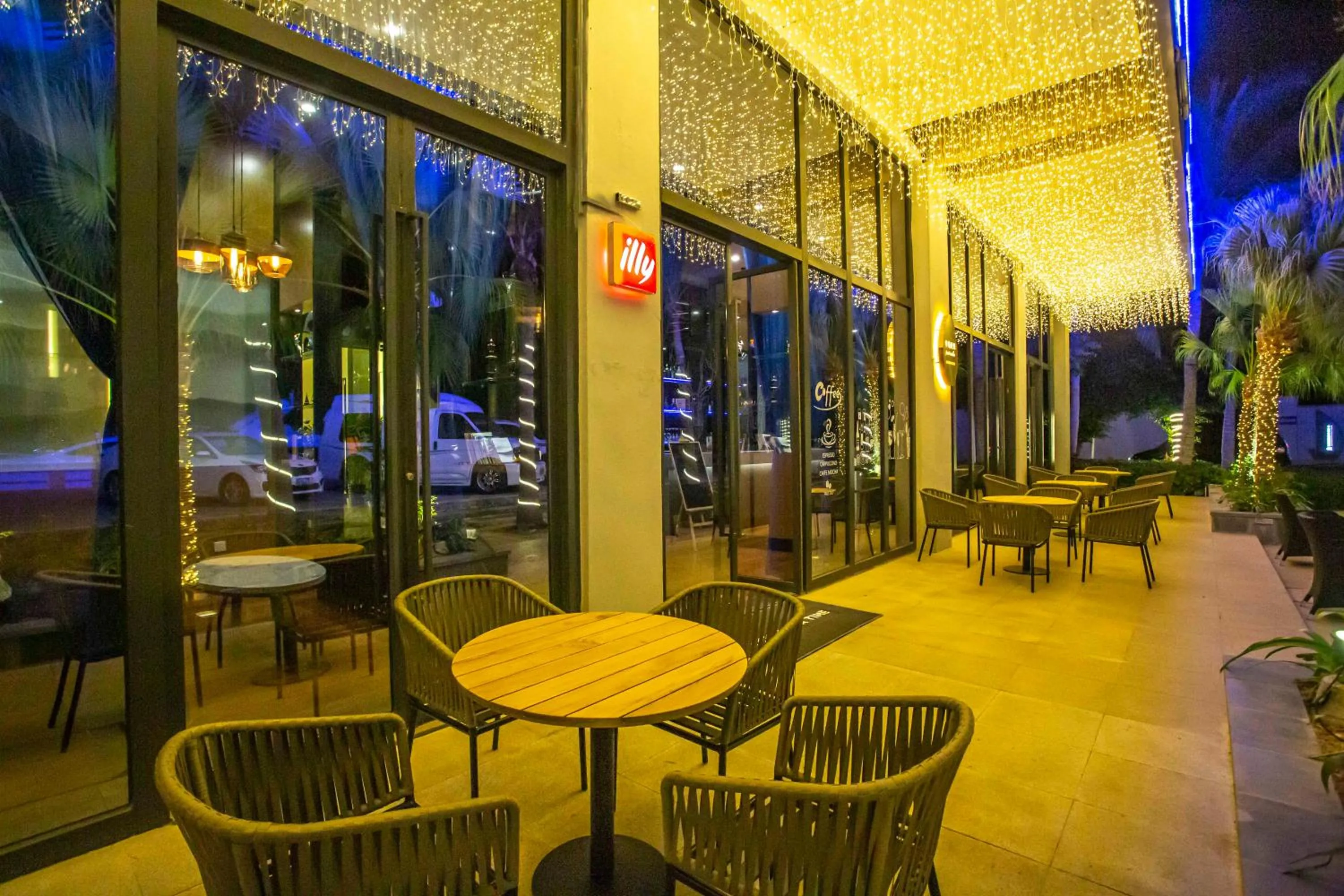 Lounge or bar in Sanya Serenity Coast Marina Hotel