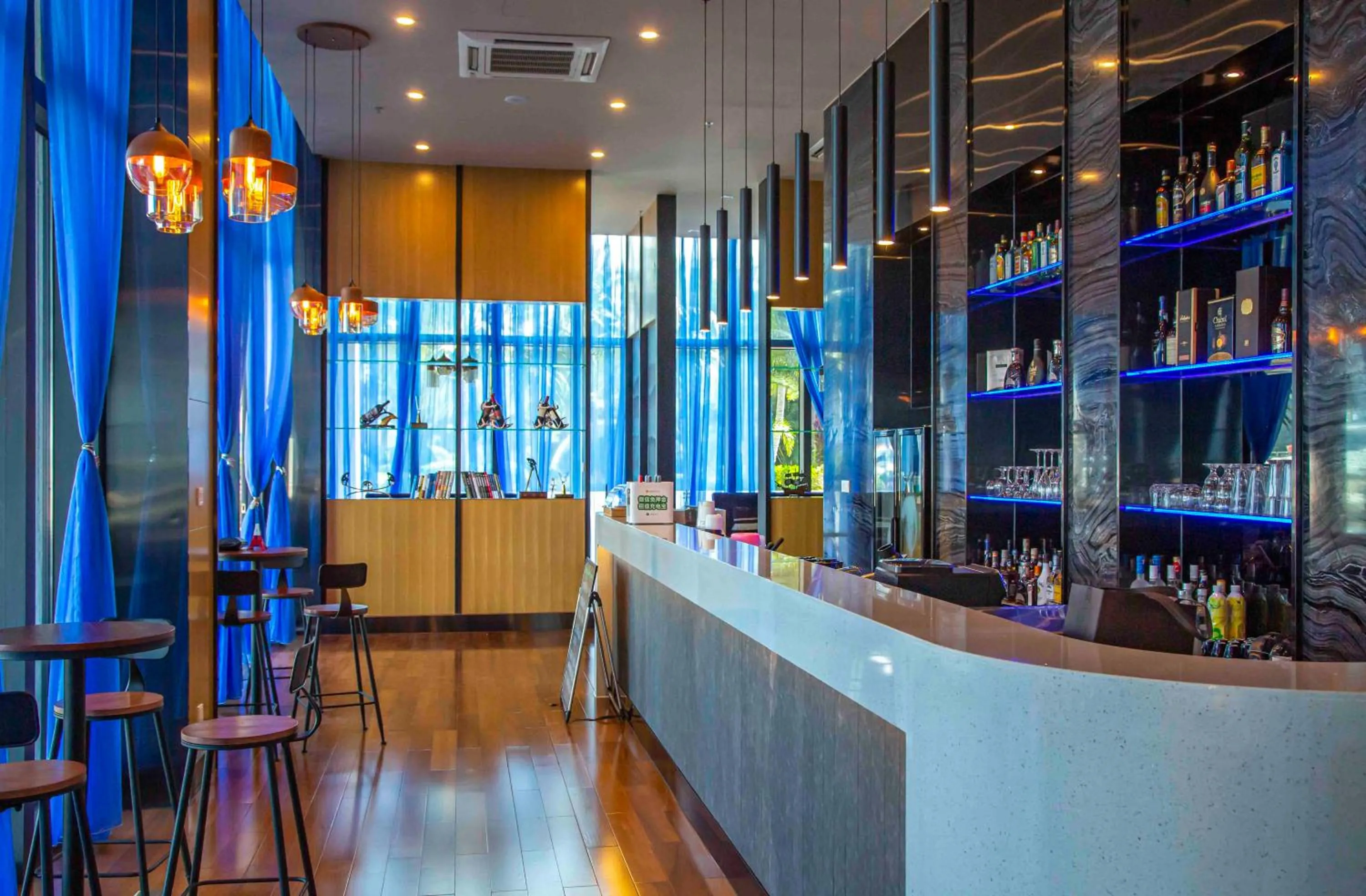 Lounge or bar in Sanya Serenity Coast Marina Hotel