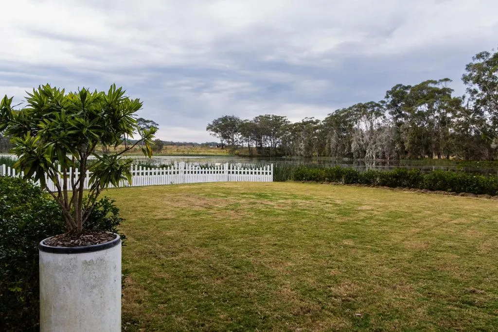 Lake Russell Lakeside Retreat