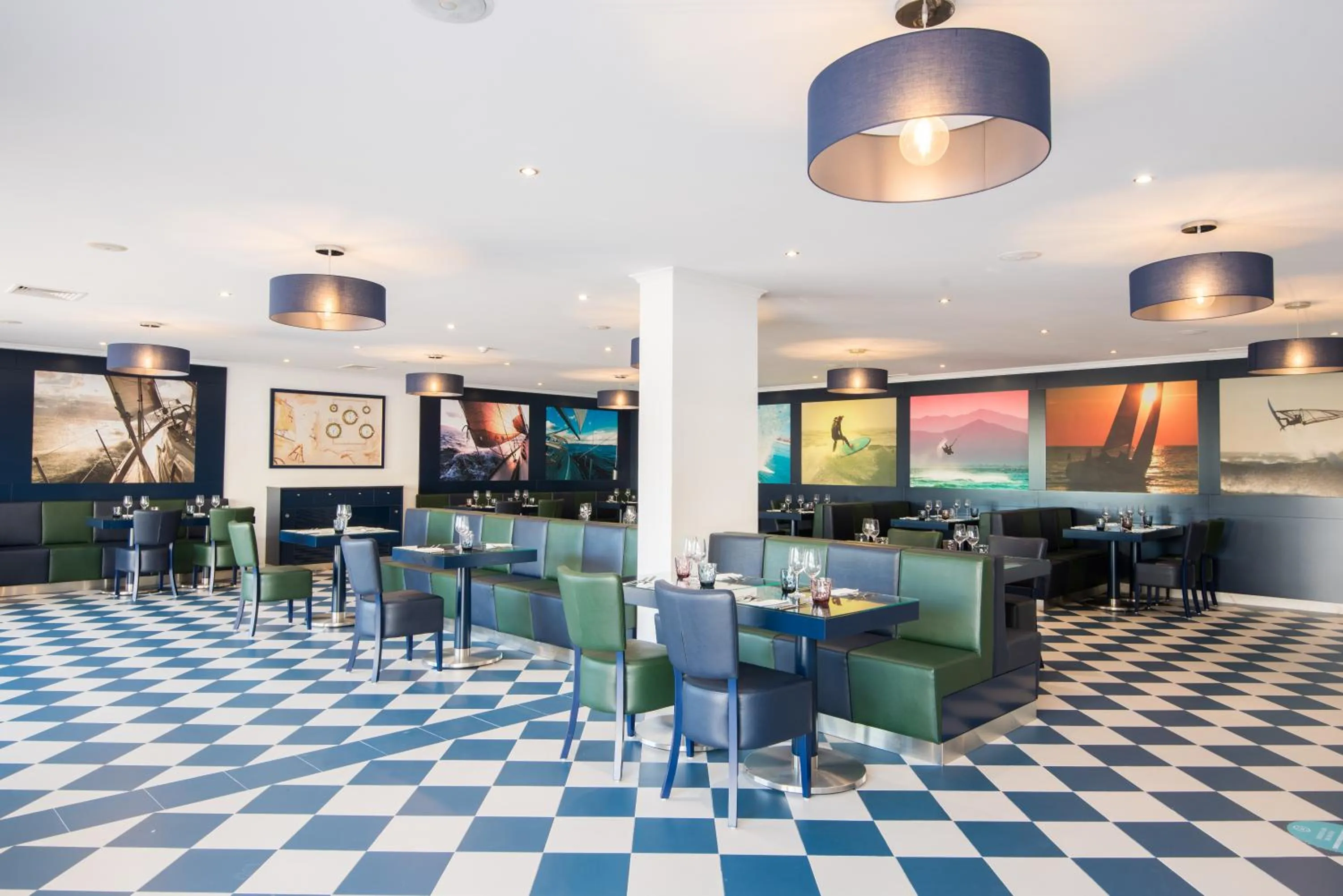 Restaurant/places to eat in Vila Gale Nautico