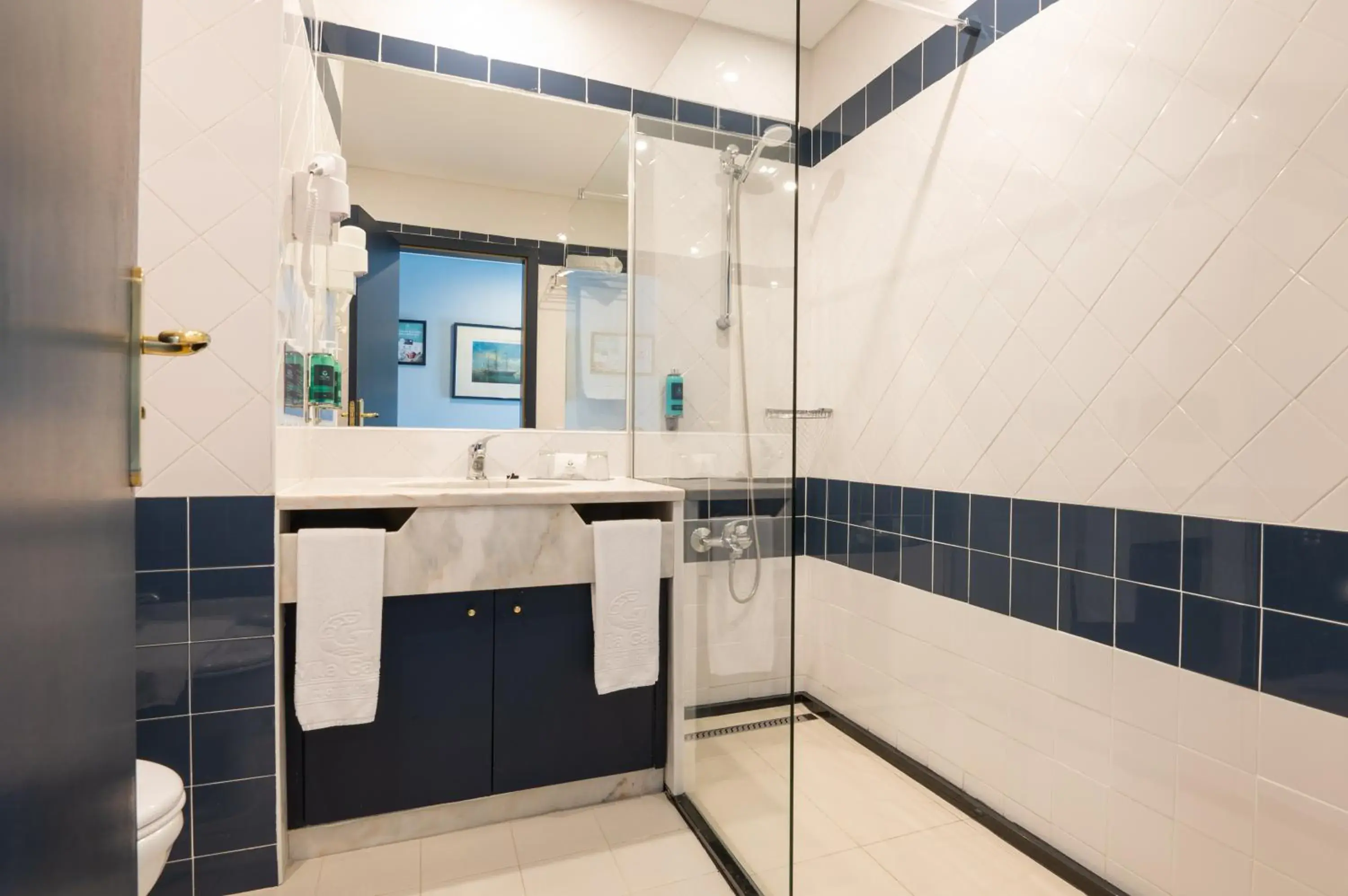 Twin Room (3 Adults) in Vila Gale Nautico Twin Room (3 Adults) in Vila Gale Nautico