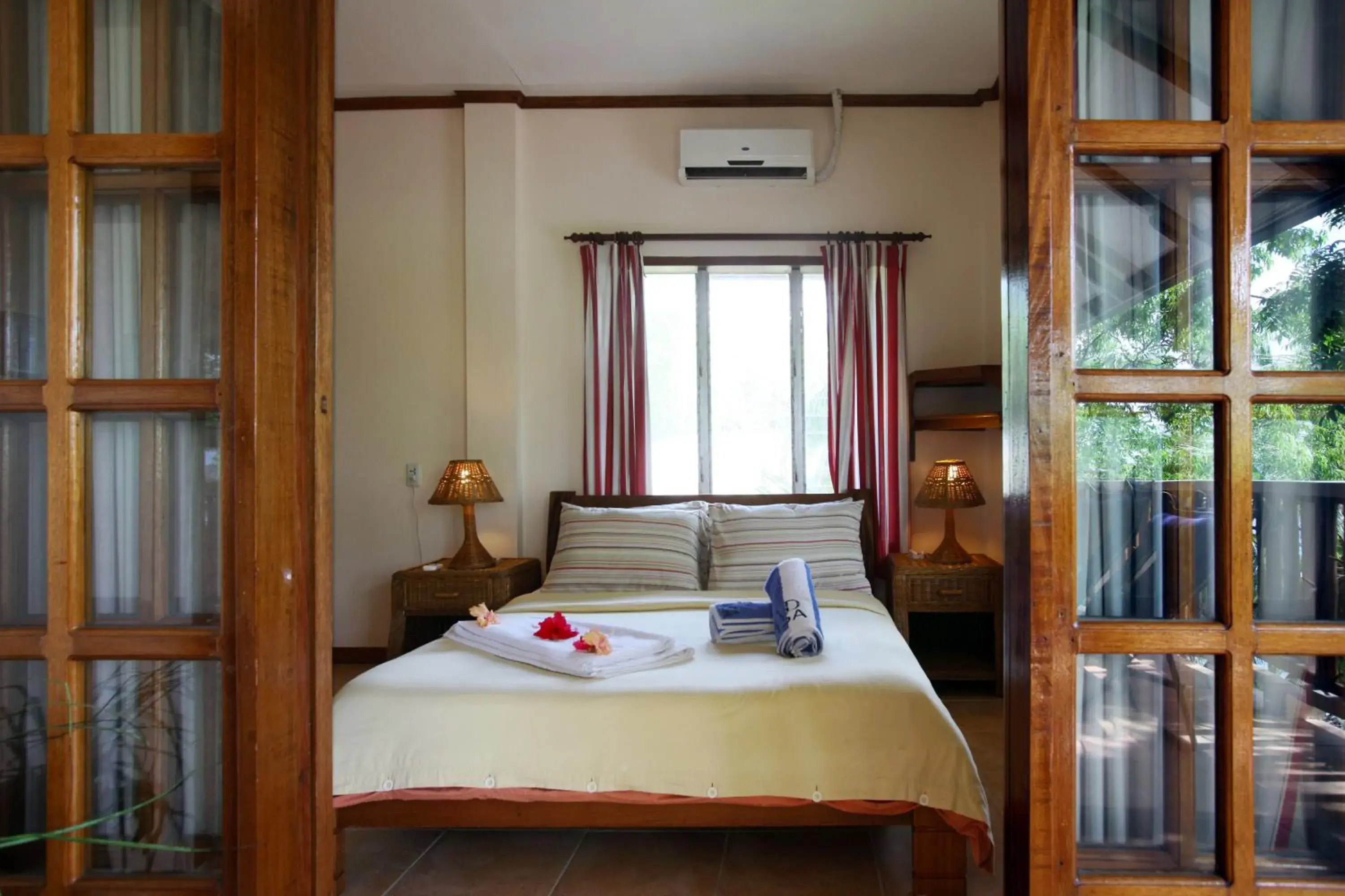 Superior Double or Twin Room with Terrace in El Galleon Beach Resort Superior Double or Twin Room with Terrace in El Galleon Beach Resort