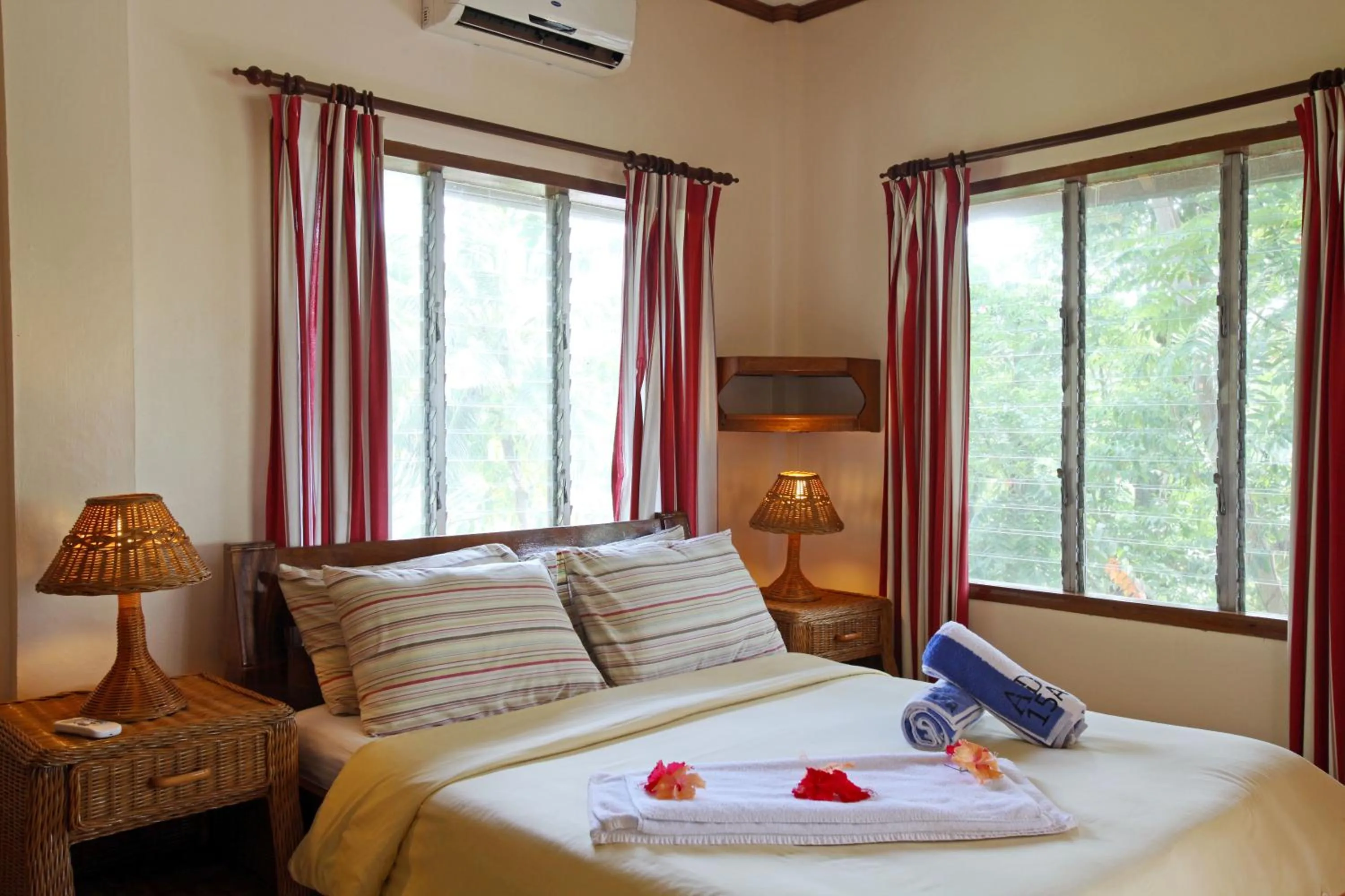 Bed in El Galleon Beach Resort