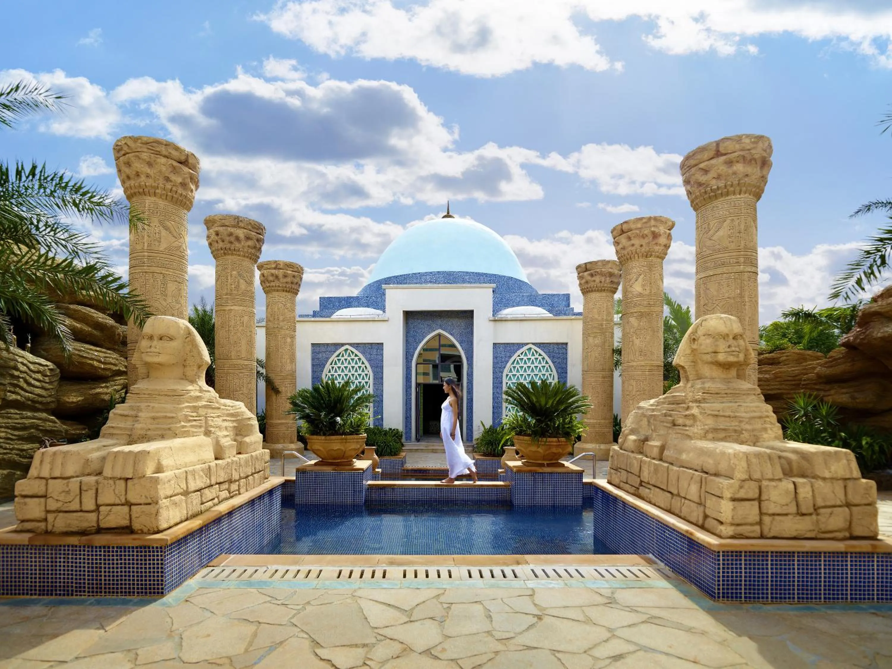 Facade/entrance in Mission Hills Resort Haikou