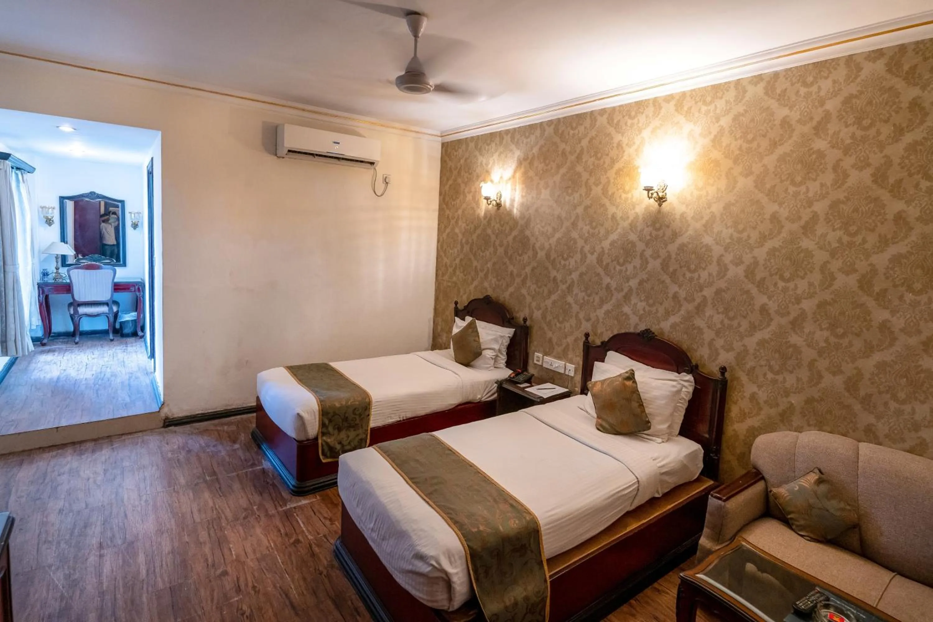 Guests, Bed in The Lindsay