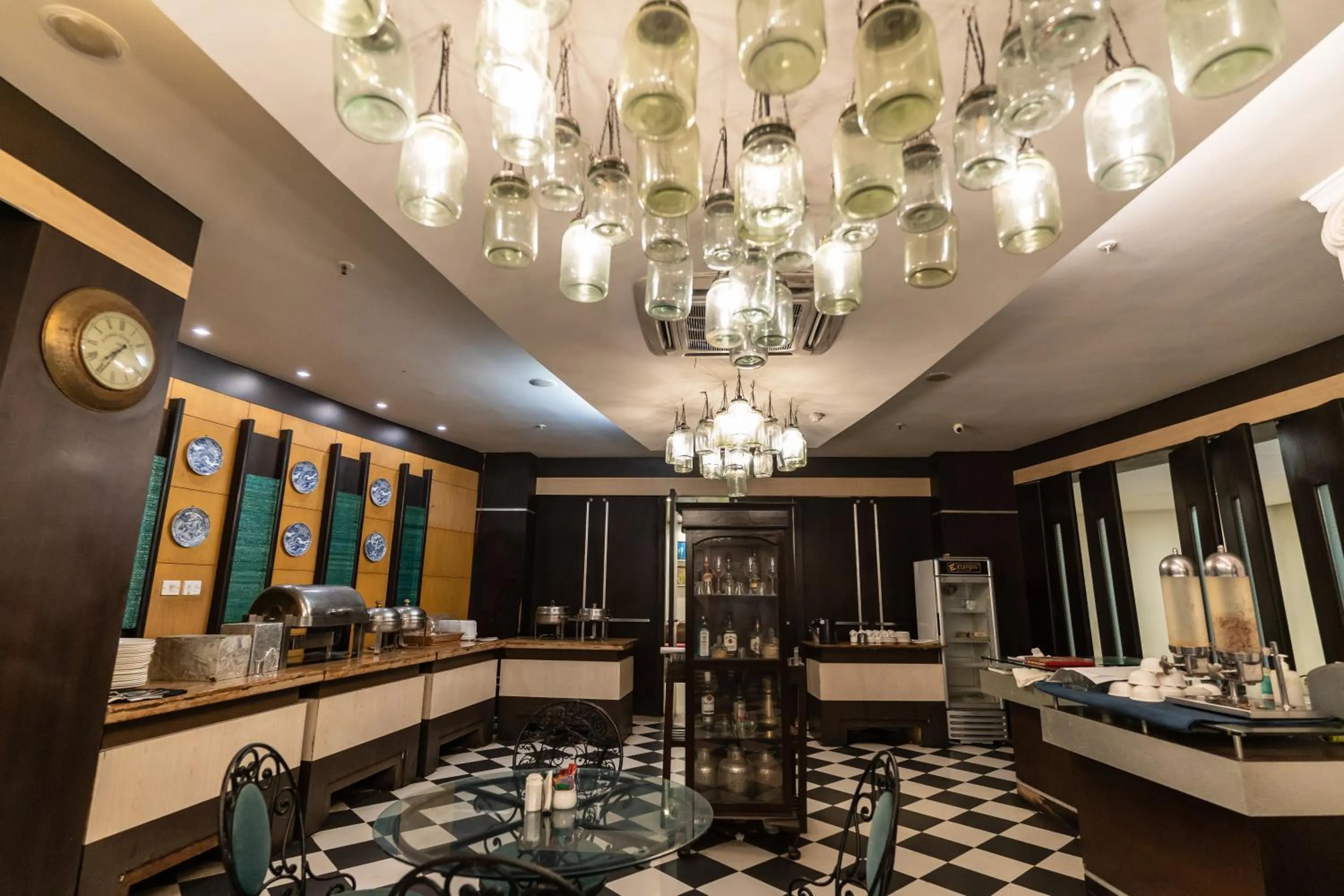 Dining area in The Lindsay