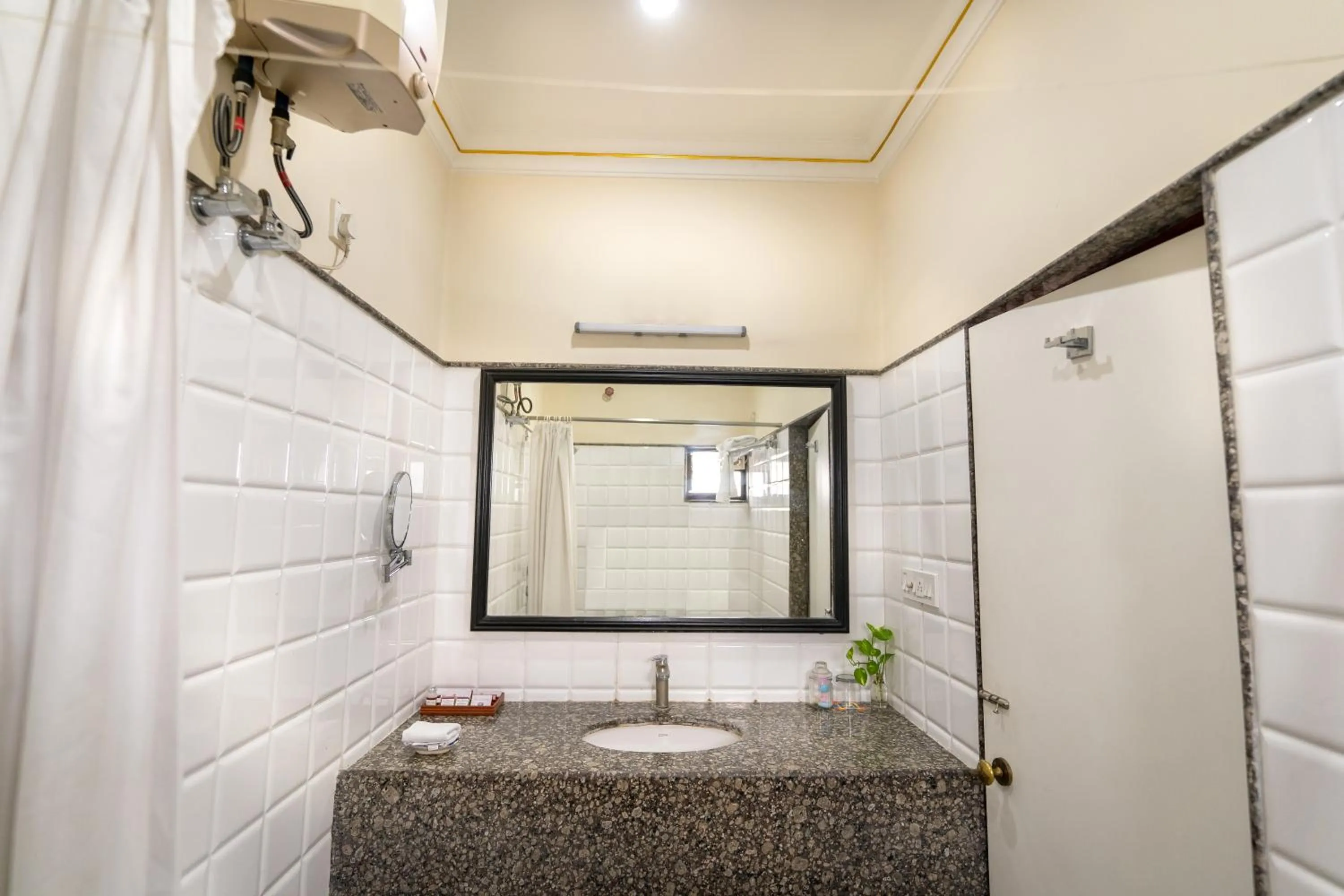 Bathroom in The Lindsay