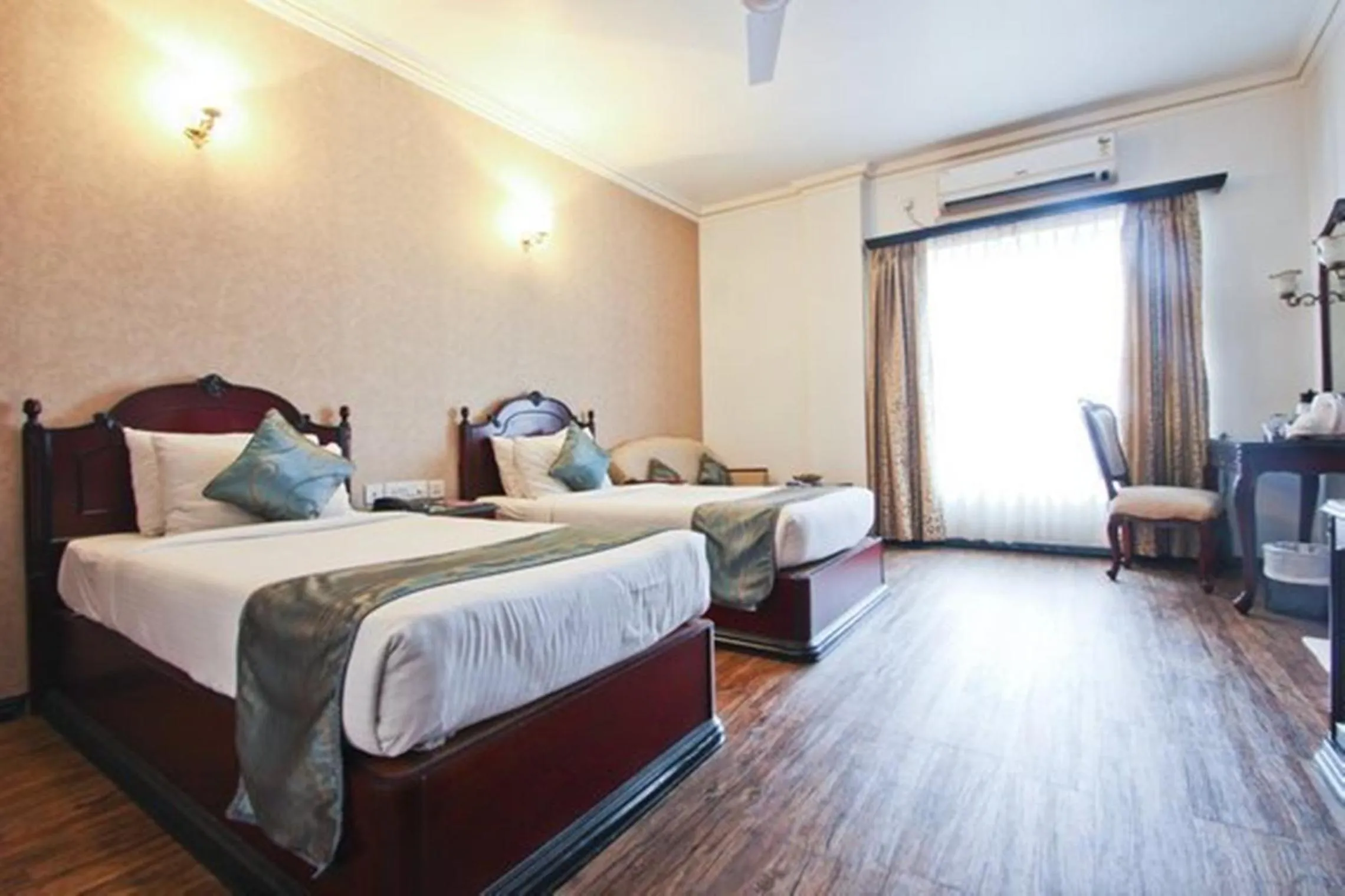 Bedroom, Bed in The Lindsay