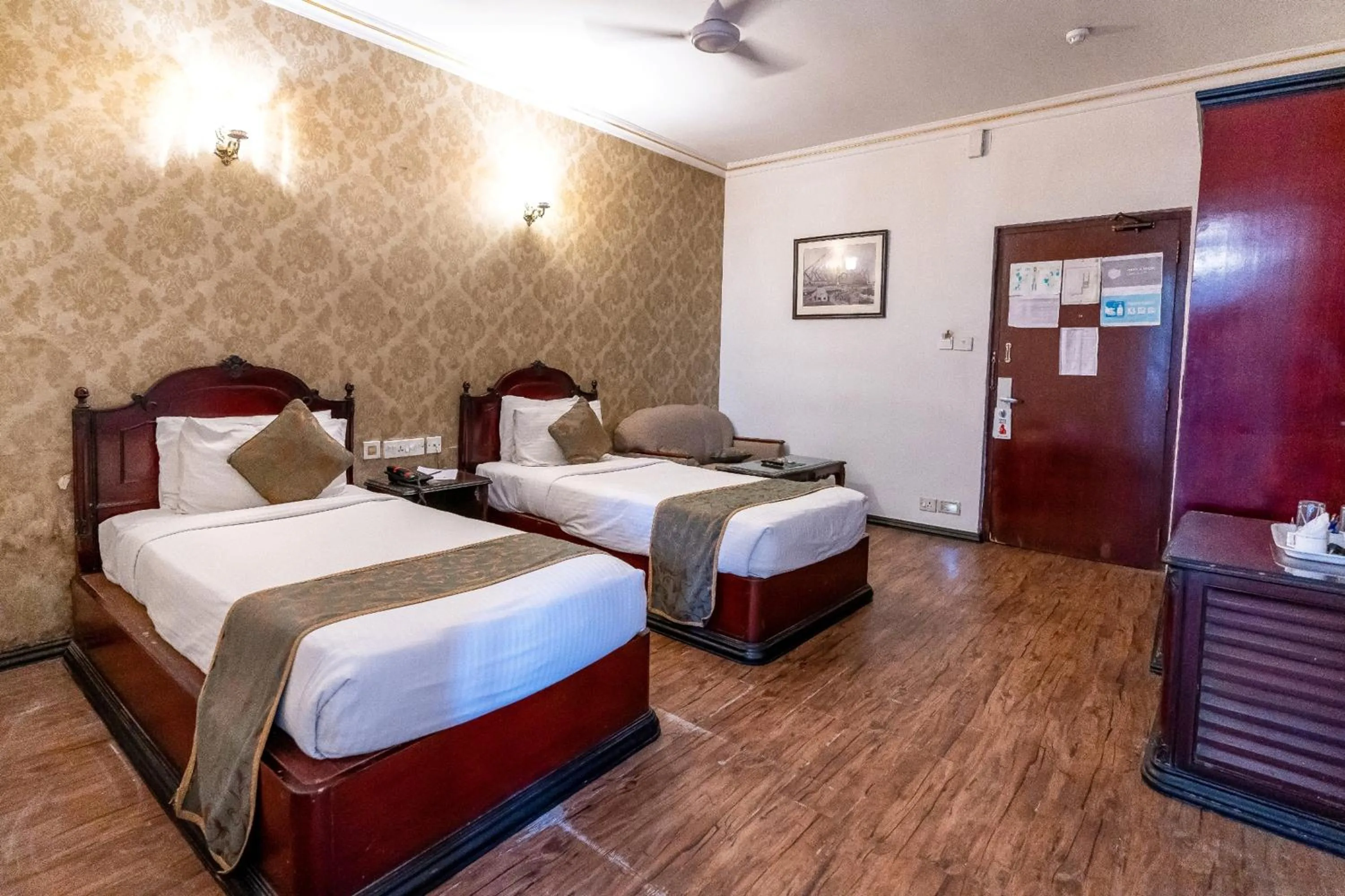 Guests, Bed in The Lindsay