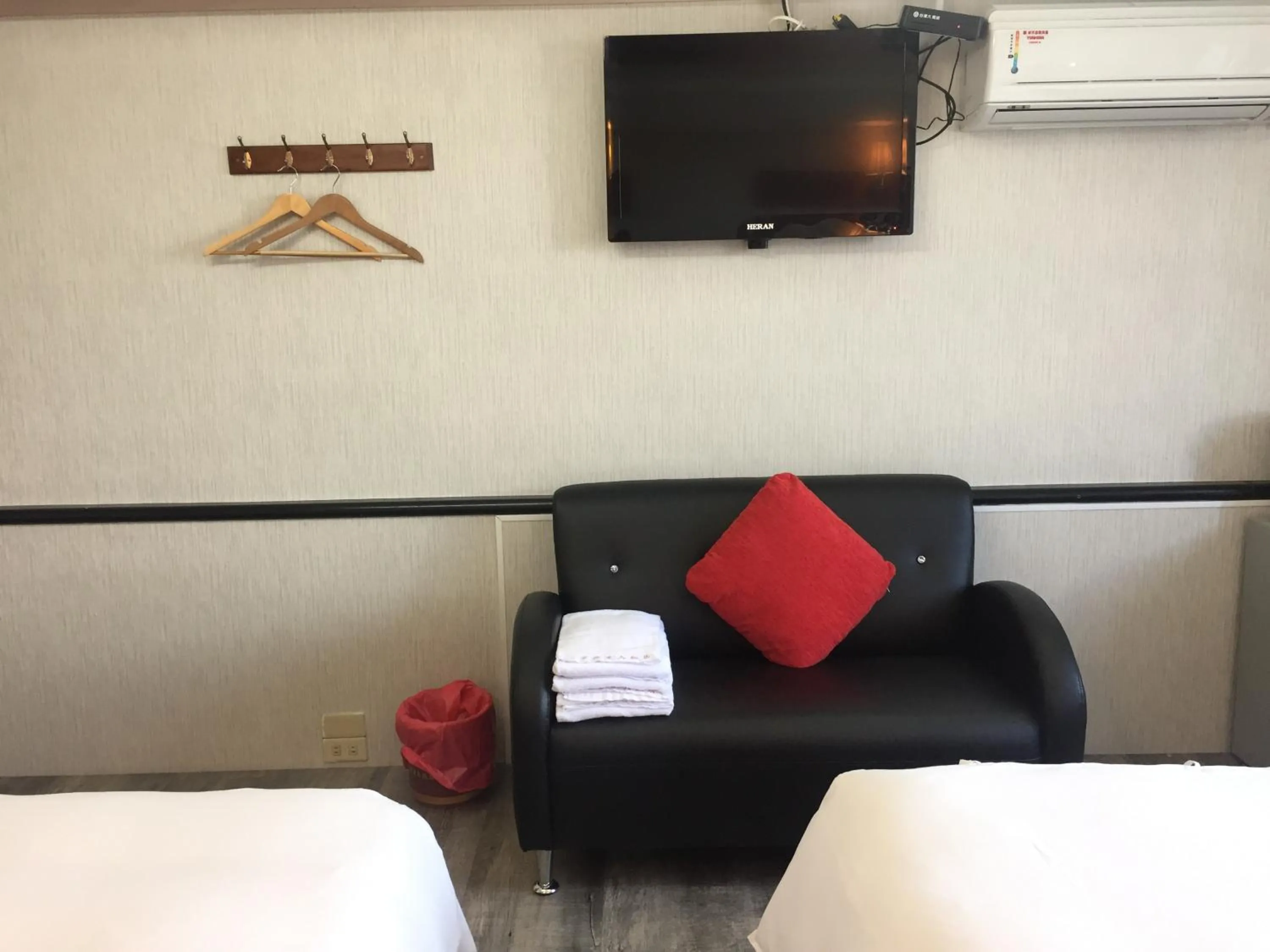 Bed in King Lo Tung Hotel