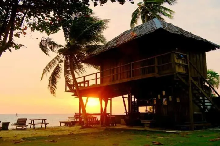 Property building in Ten RooMs