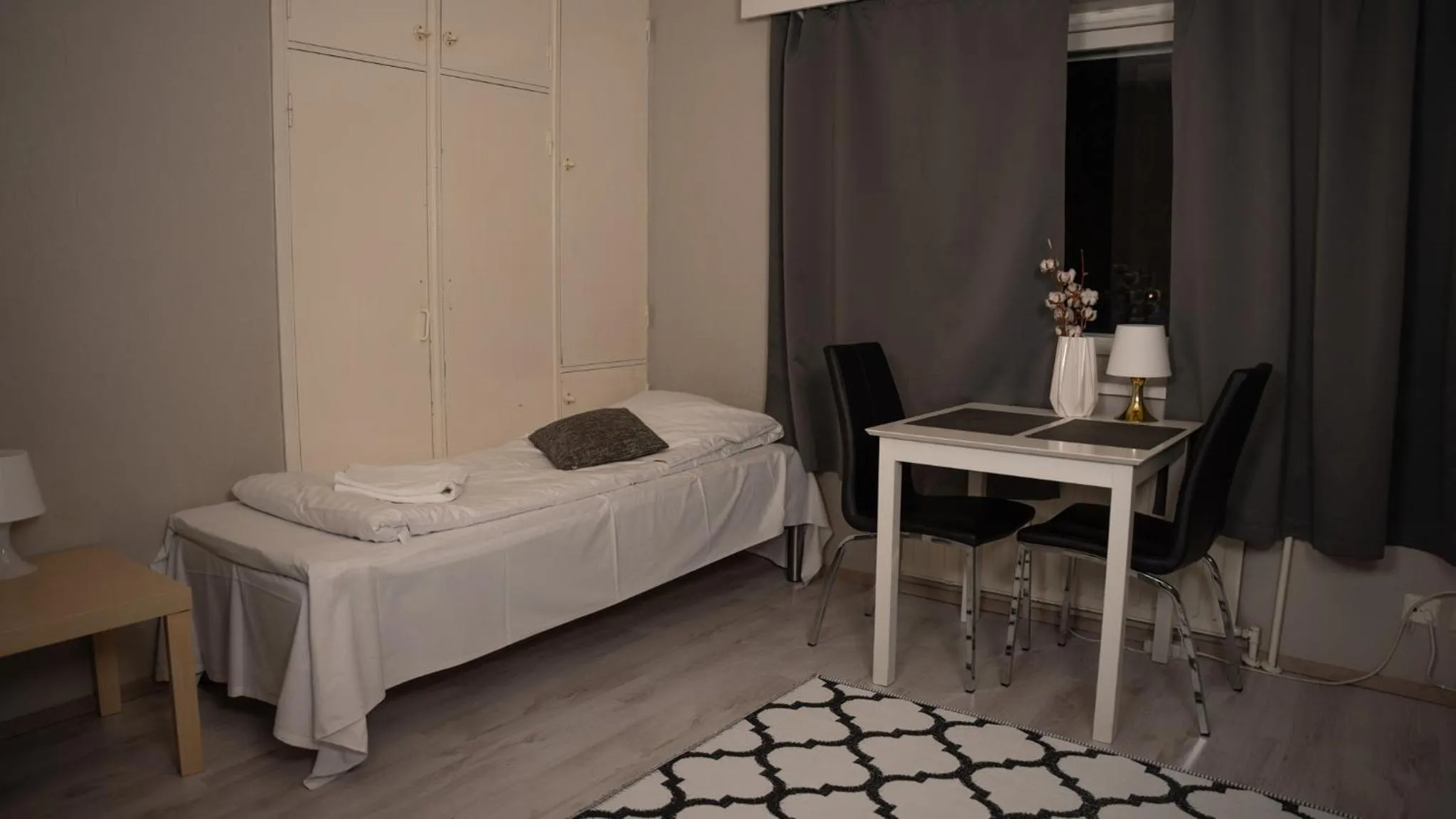 Dining area, Bed in Citimotel