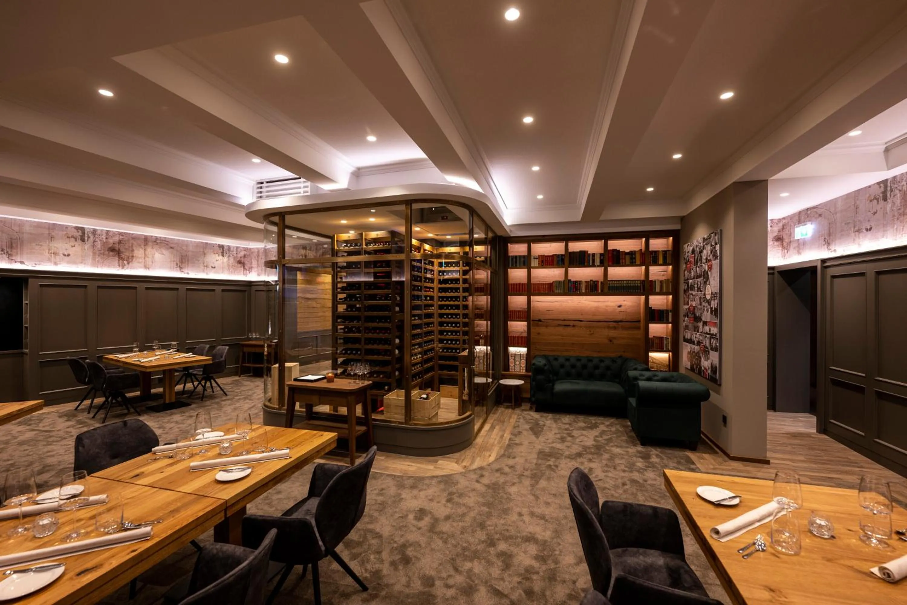 Restaurant/places to eat in Ratshotel