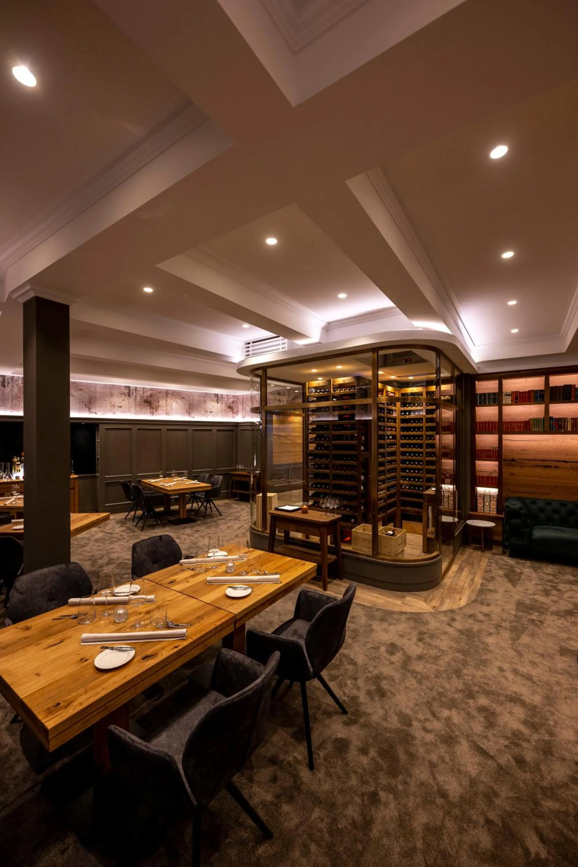 Restaurant/places to eat in Ratshotel