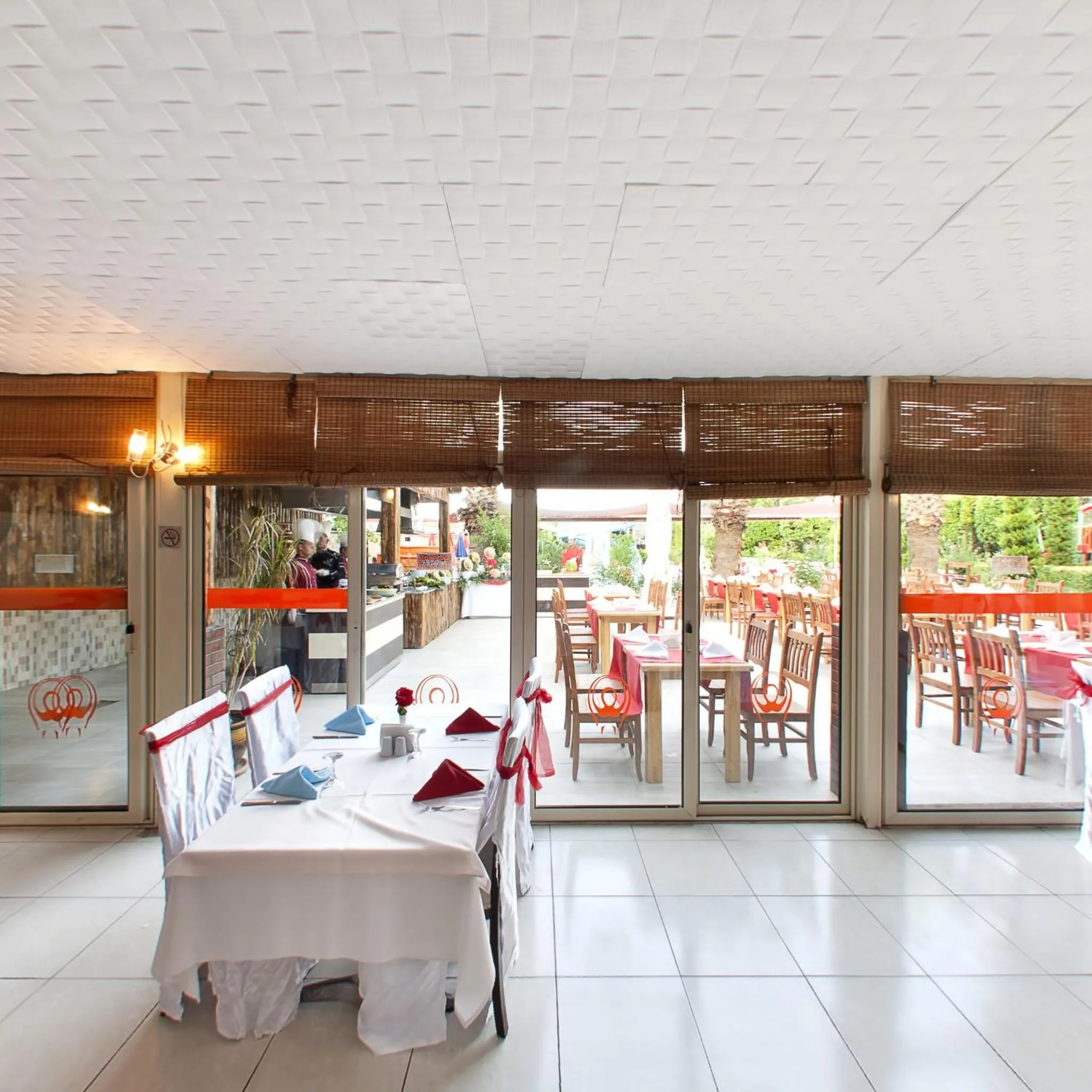 Restaurant/places to eat in Lims Bona Dea Beach Hotel