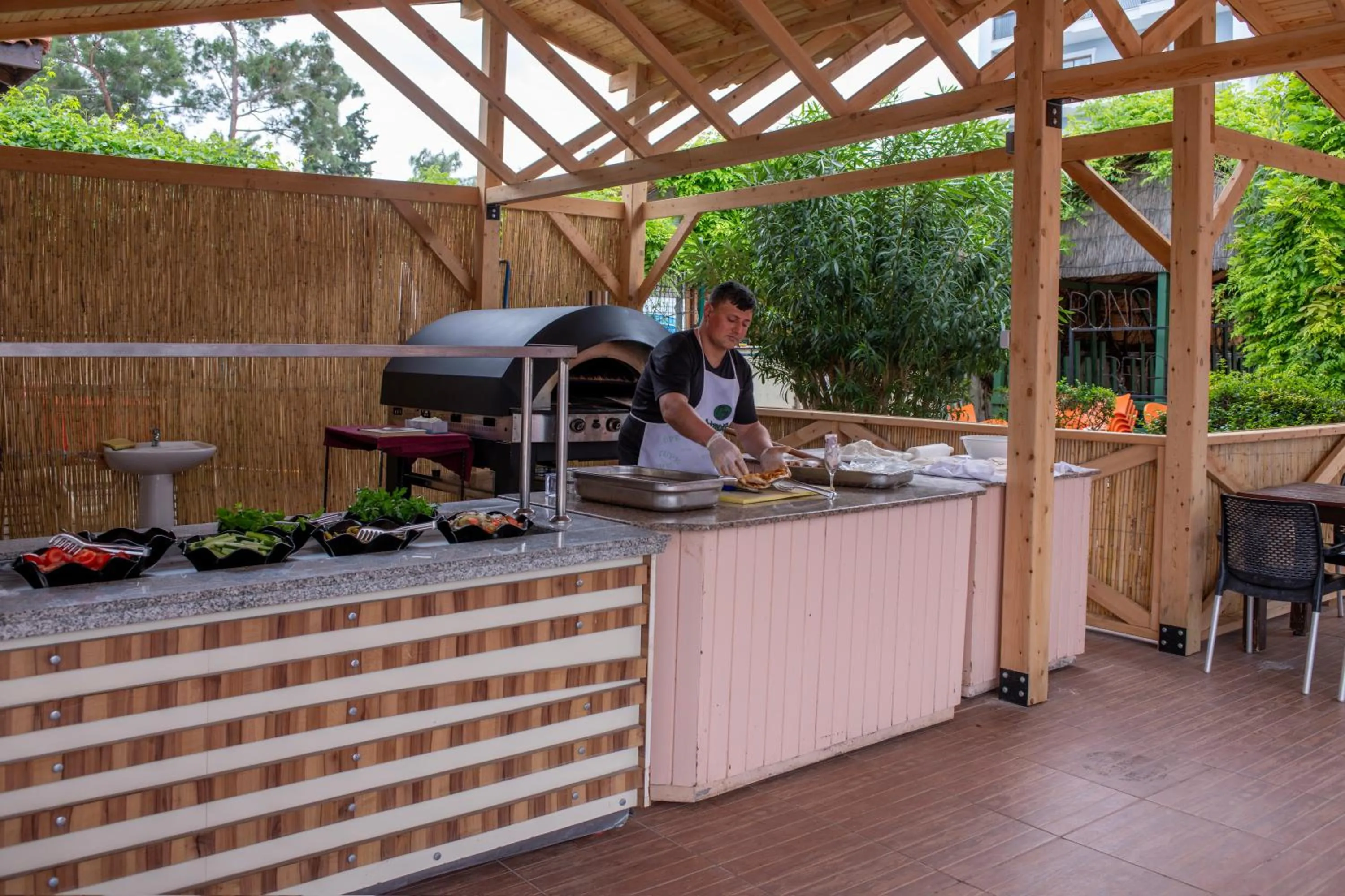 Food and drinks in Lims Bona Dea Beach Hotel