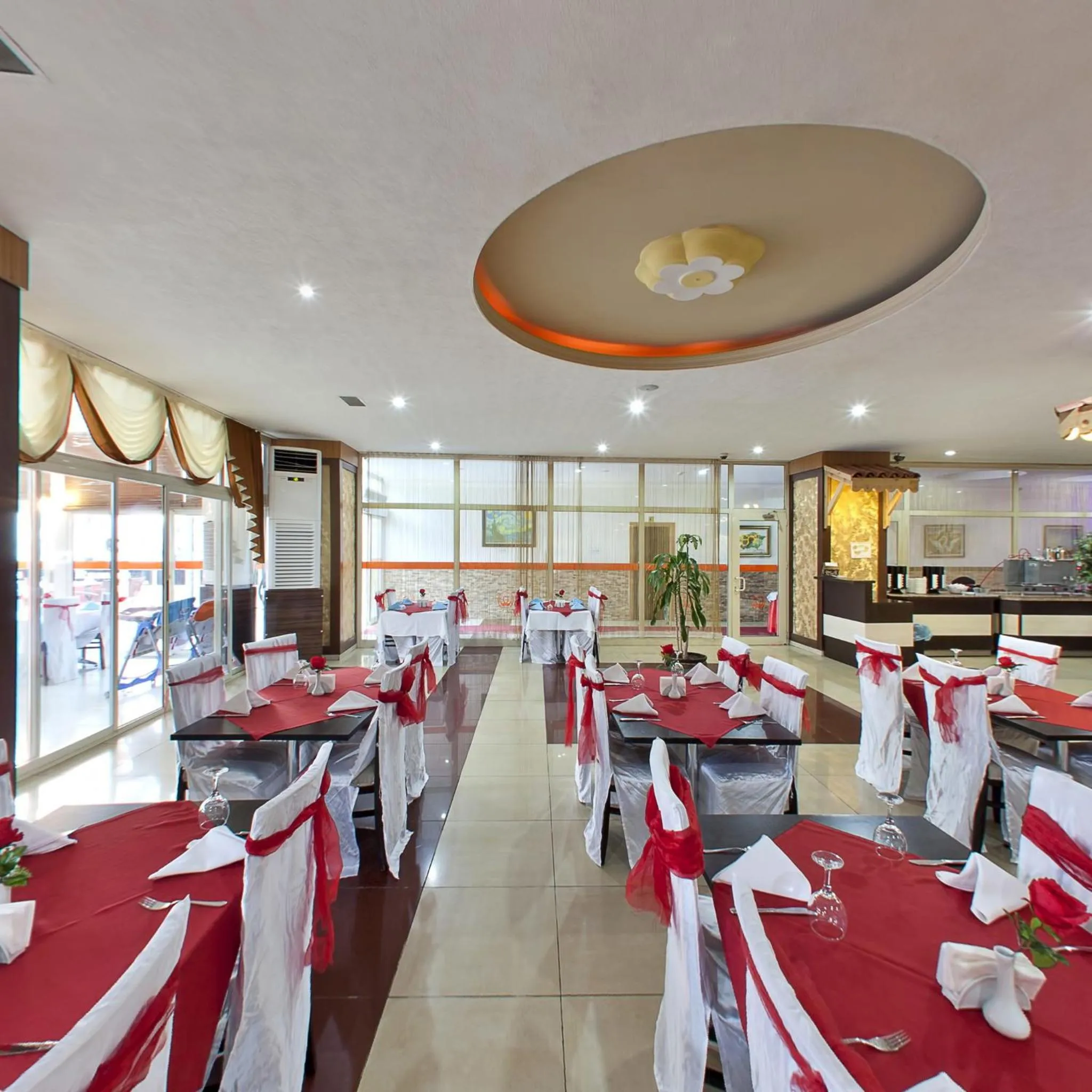 Restaurant/places to eat in Lims Bona Dea Beach Hotel