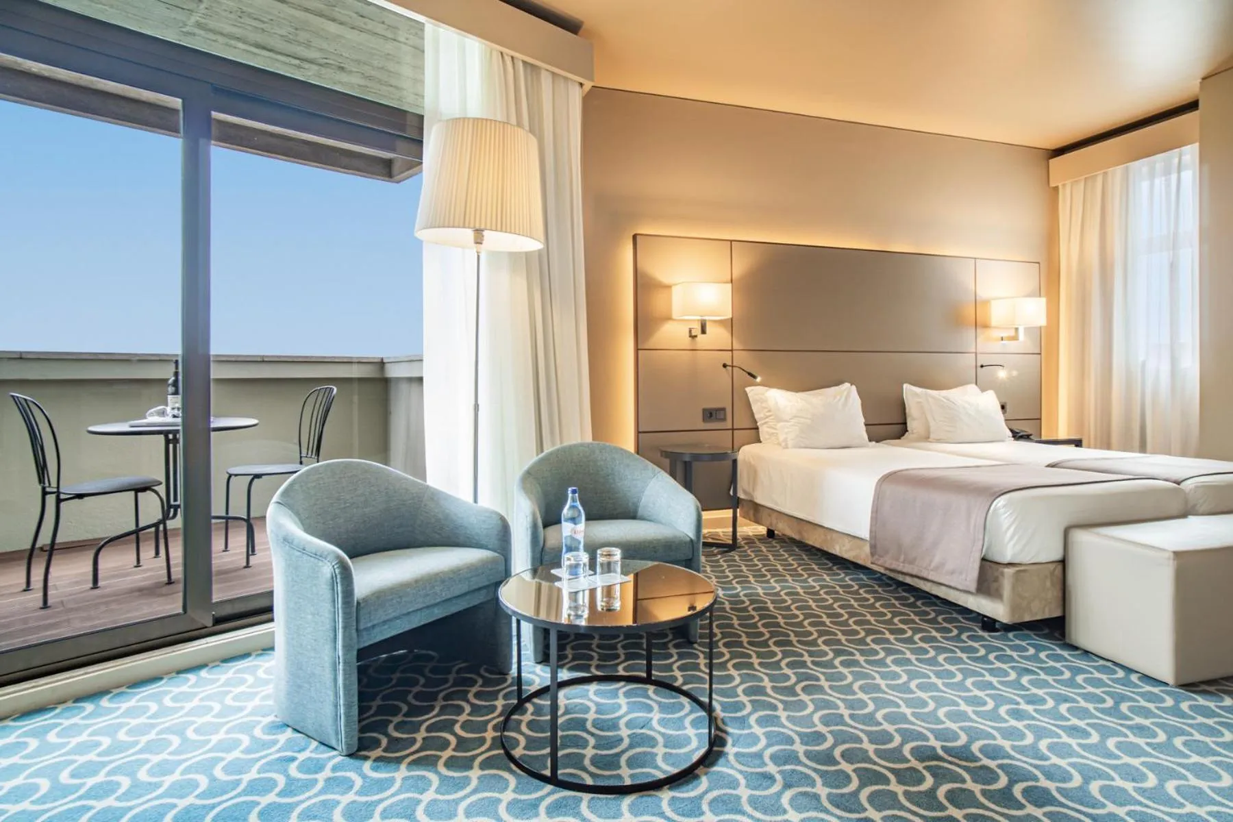 Bedroom, Bed in Hotel Dom Henrique - Downtown