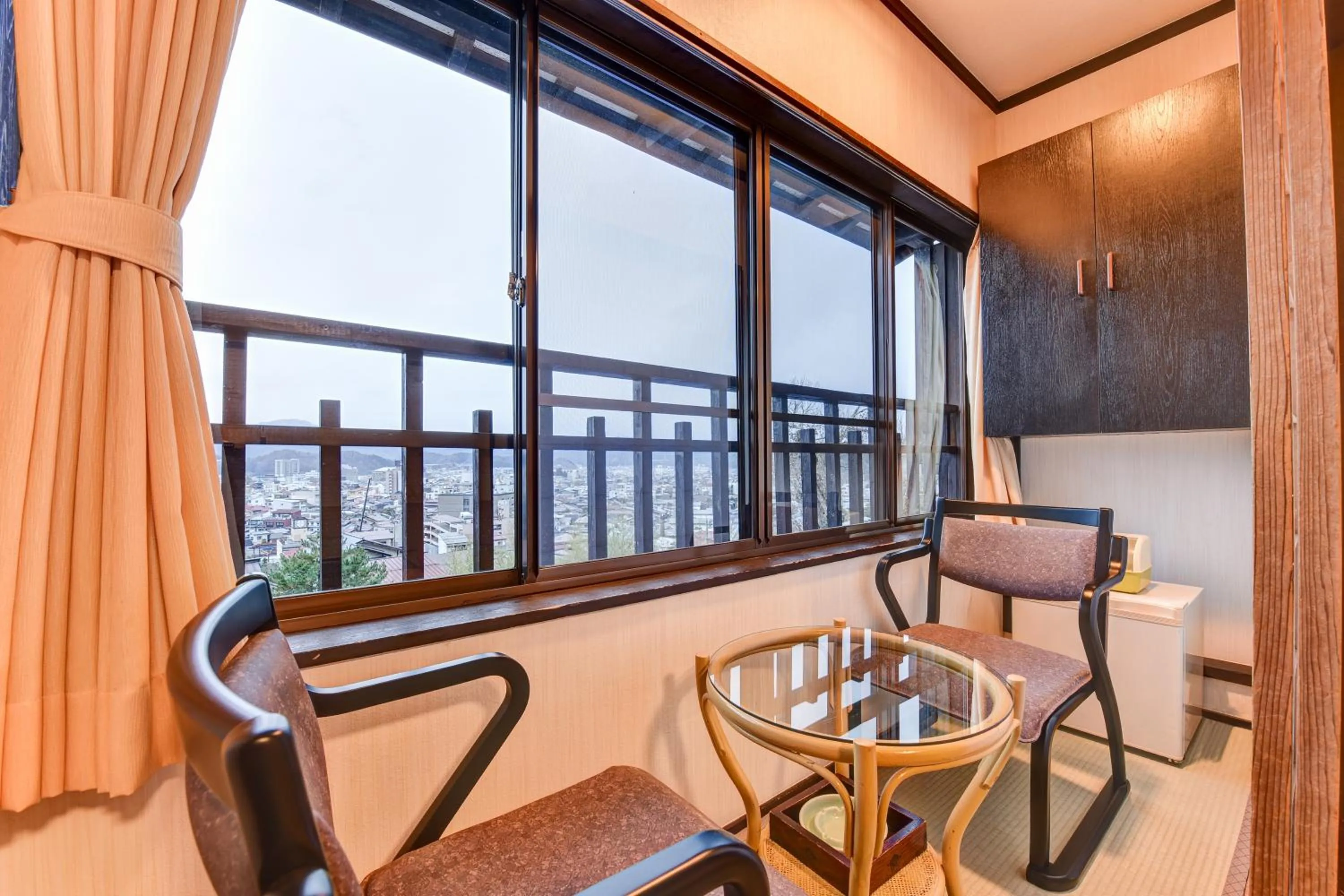 City view in Hidatakayama Futarishizuka Hakuun