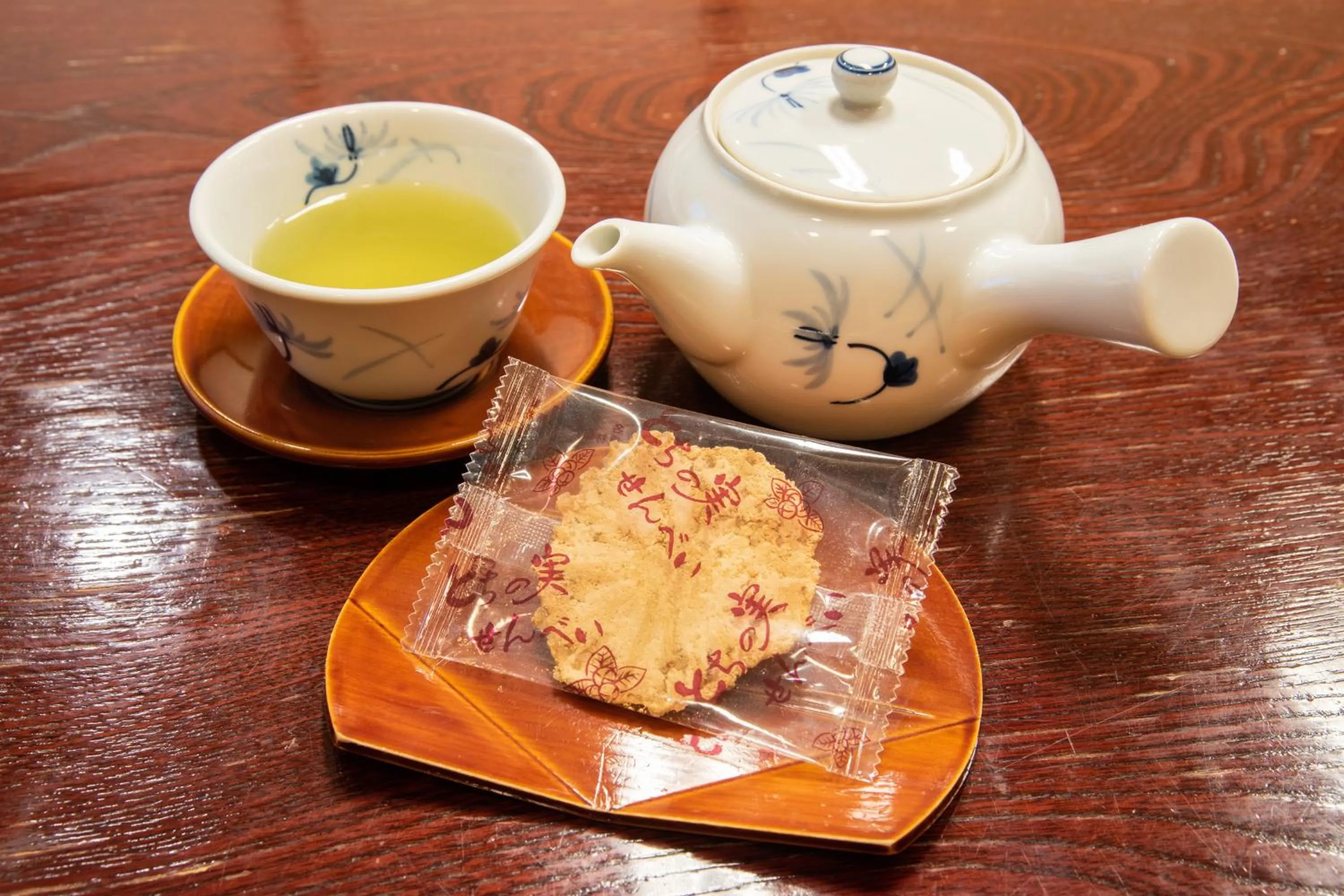 Food and drinks in Hidatakayama Futarishizuka Hakuun