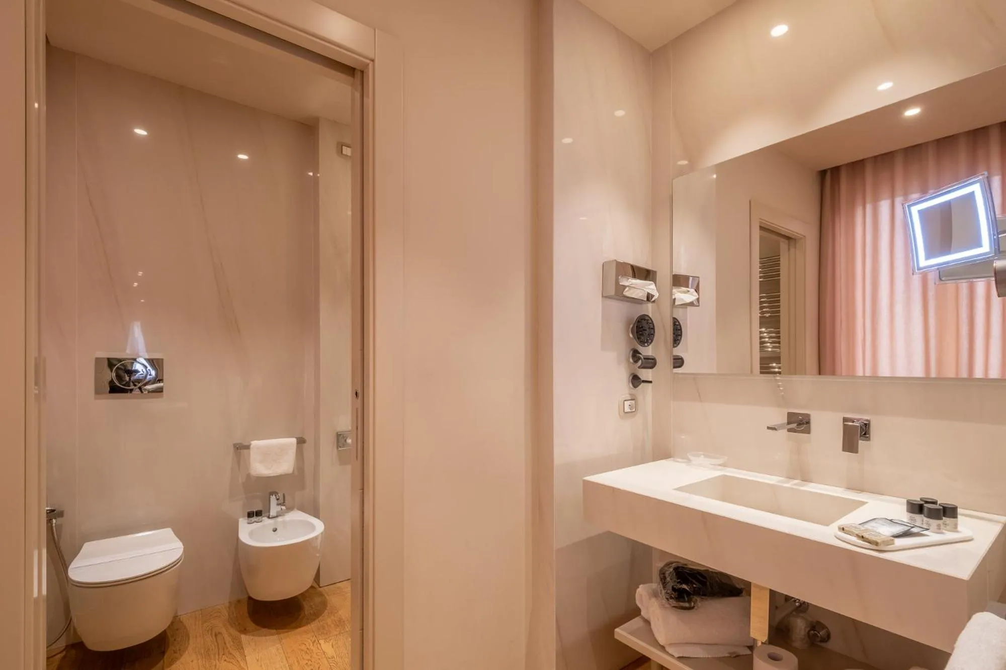 Bathroom in Oriana Homèl Verona