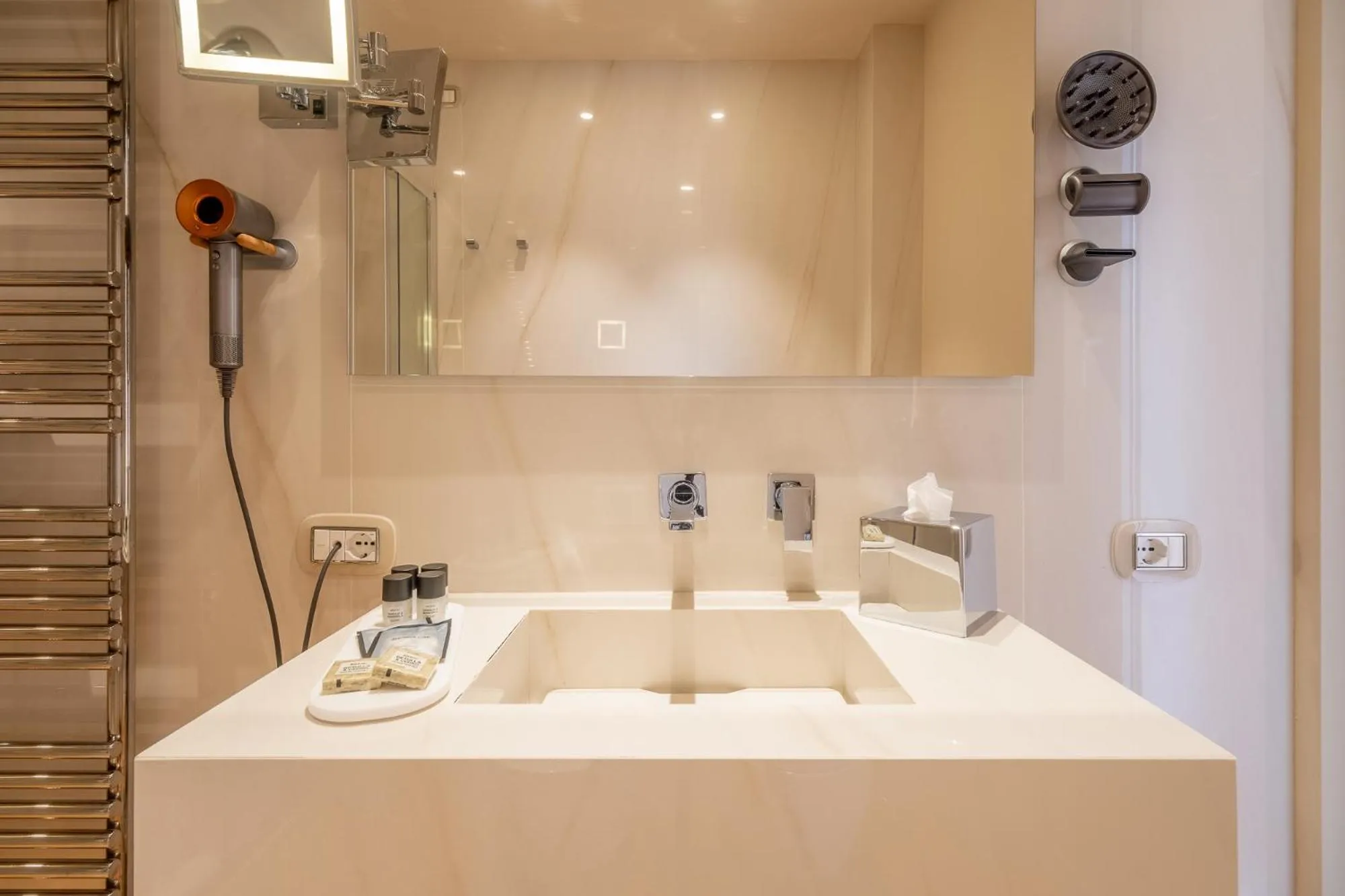 Bathroom in Oriana Homèl Verona