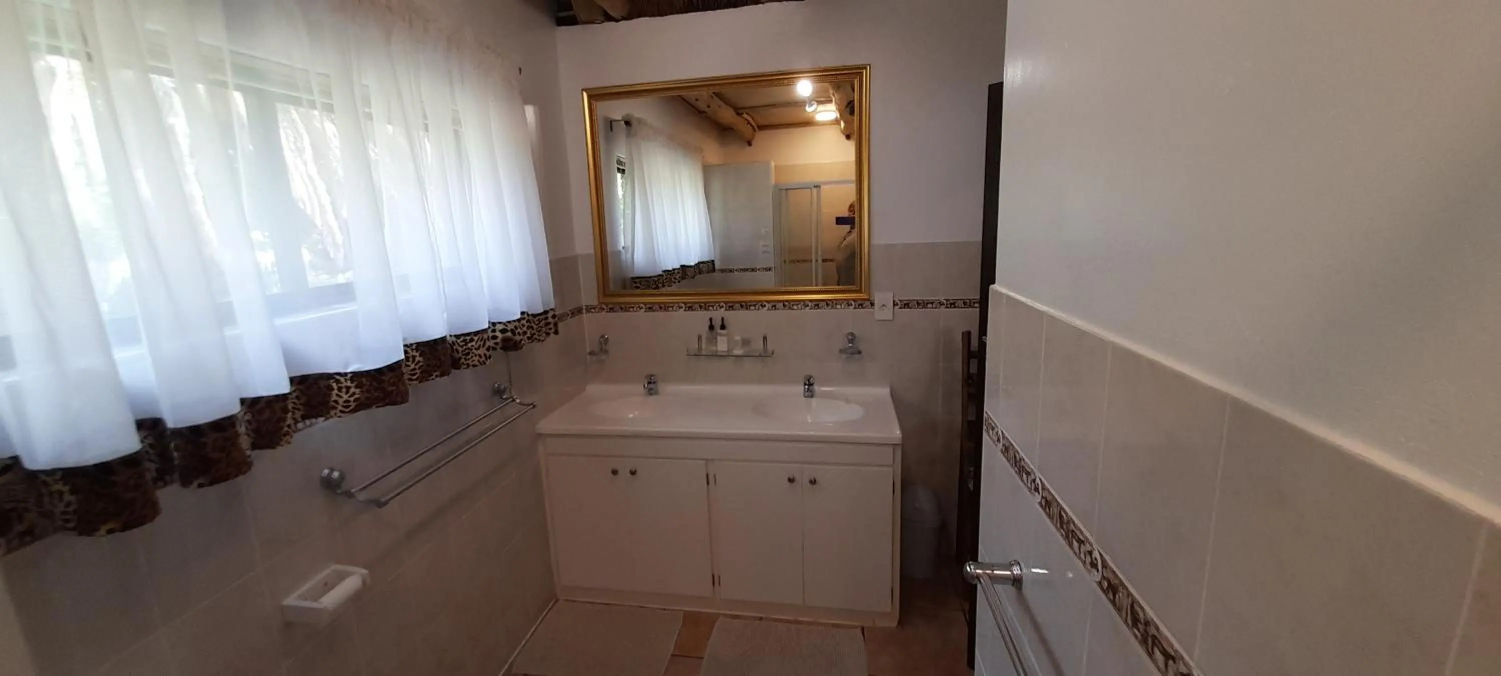 Easy Five Guest House