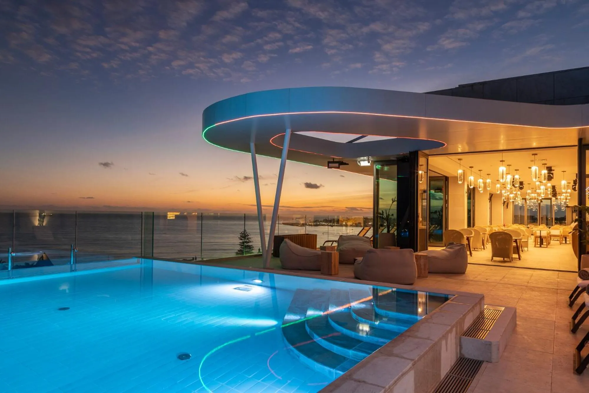 Pool view in EVOLUTION Cascais-Estoril Hotel