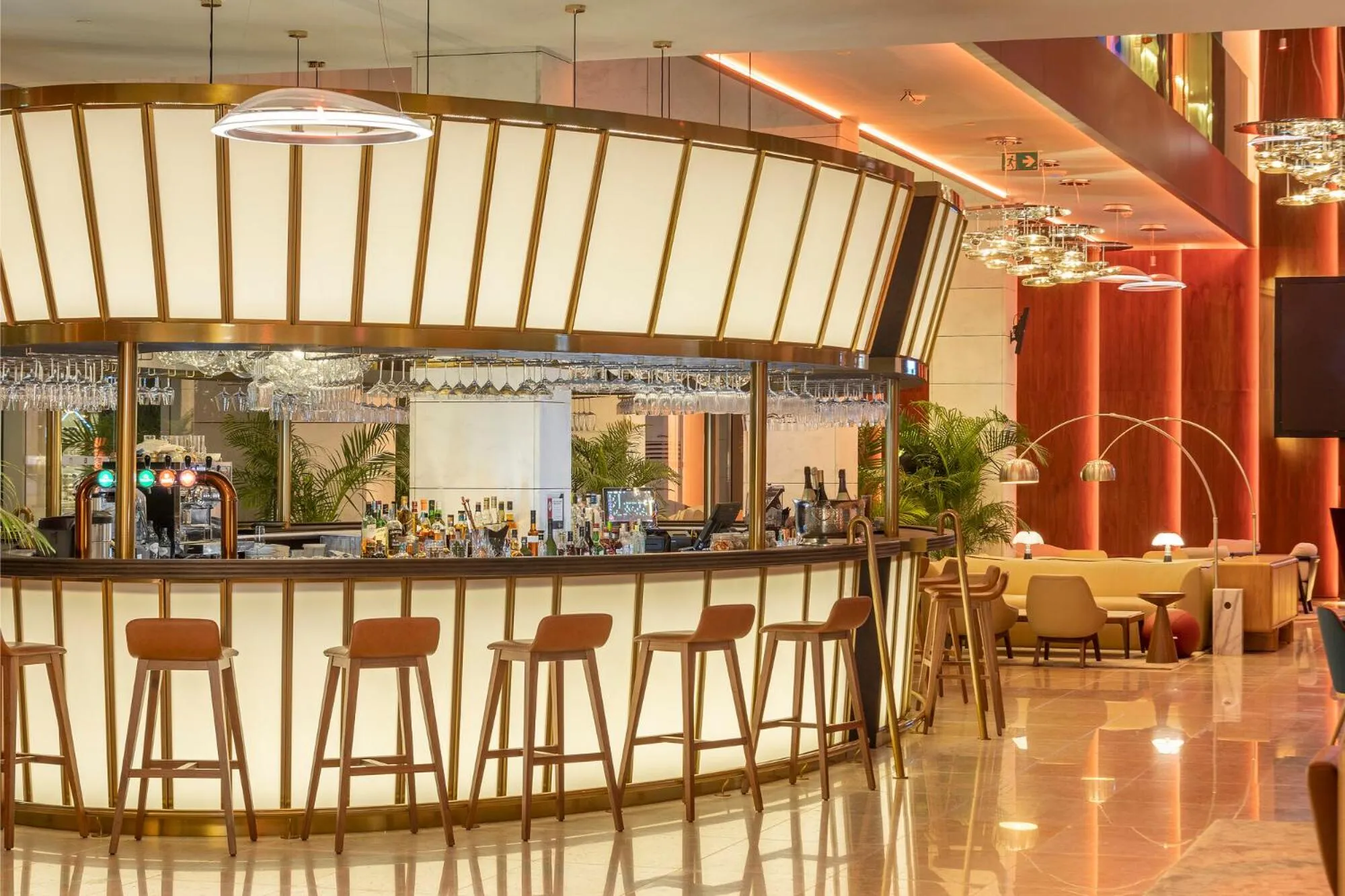 Lounge or bar in EVOLUTION Cascais-Estoril Hotel