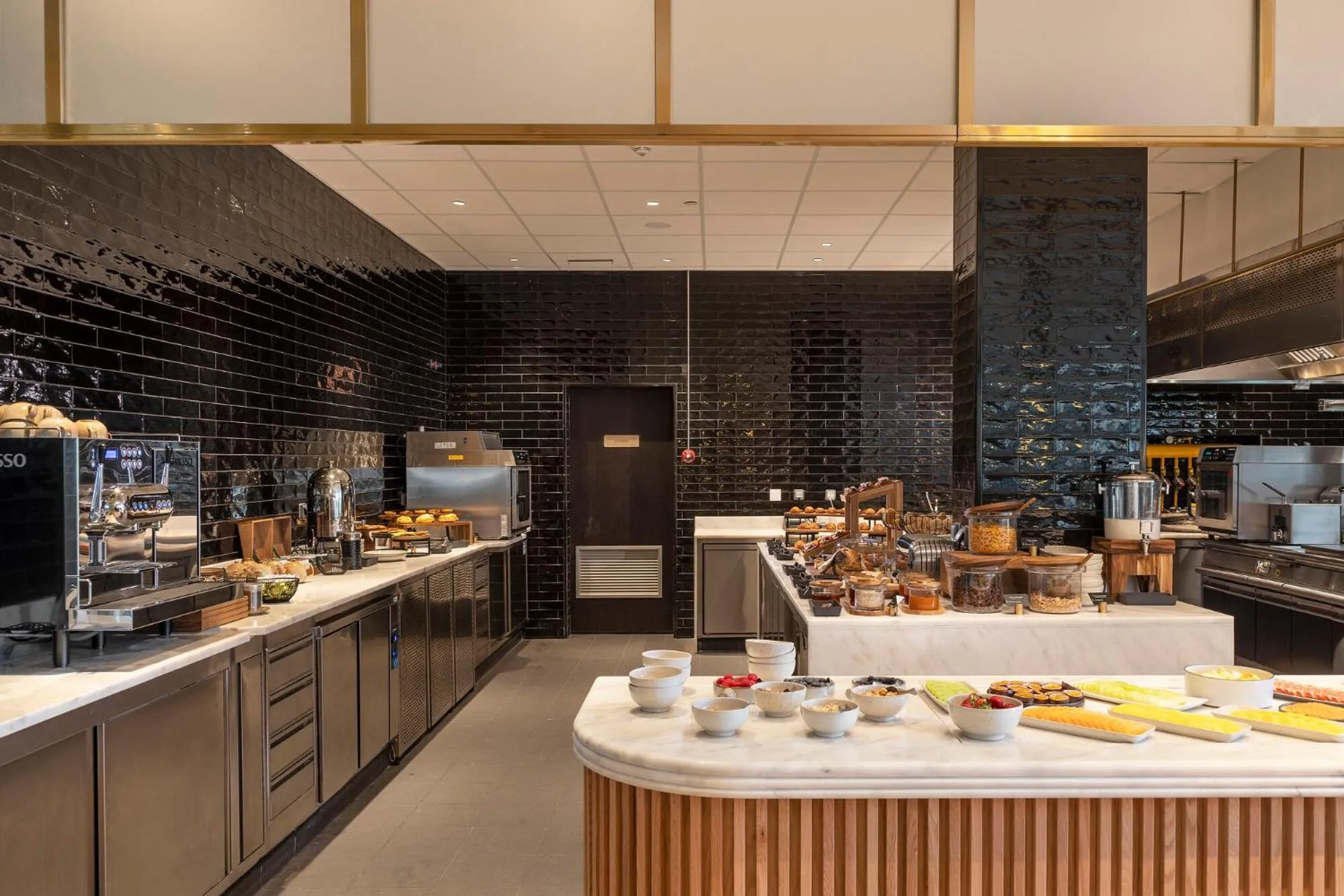 Buffet breakfast in EVOLUTION Cascais-Estoril Hotel