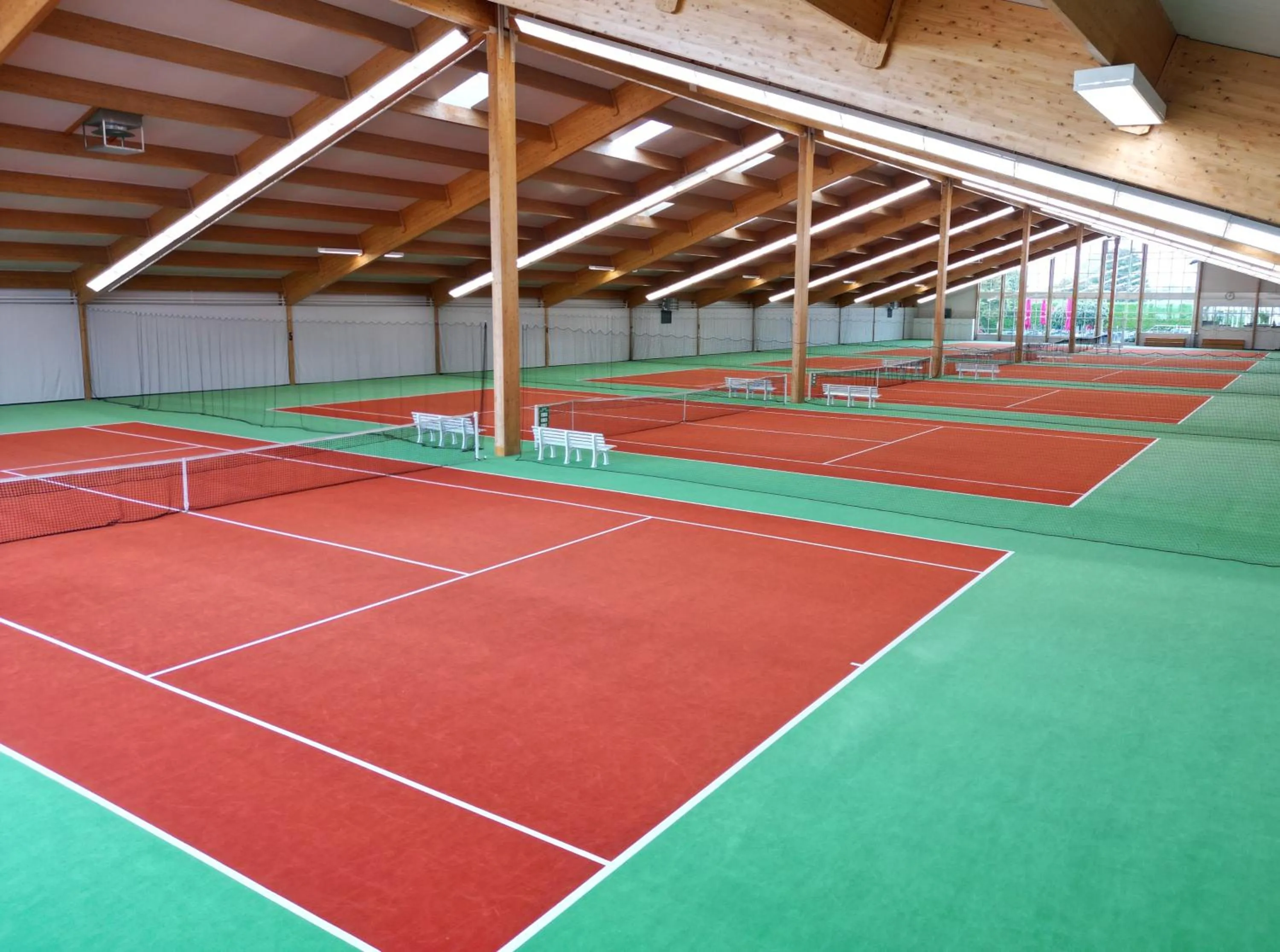 Tennis court in Havellandhalle Resort - Hotel, Sport und Wellness
