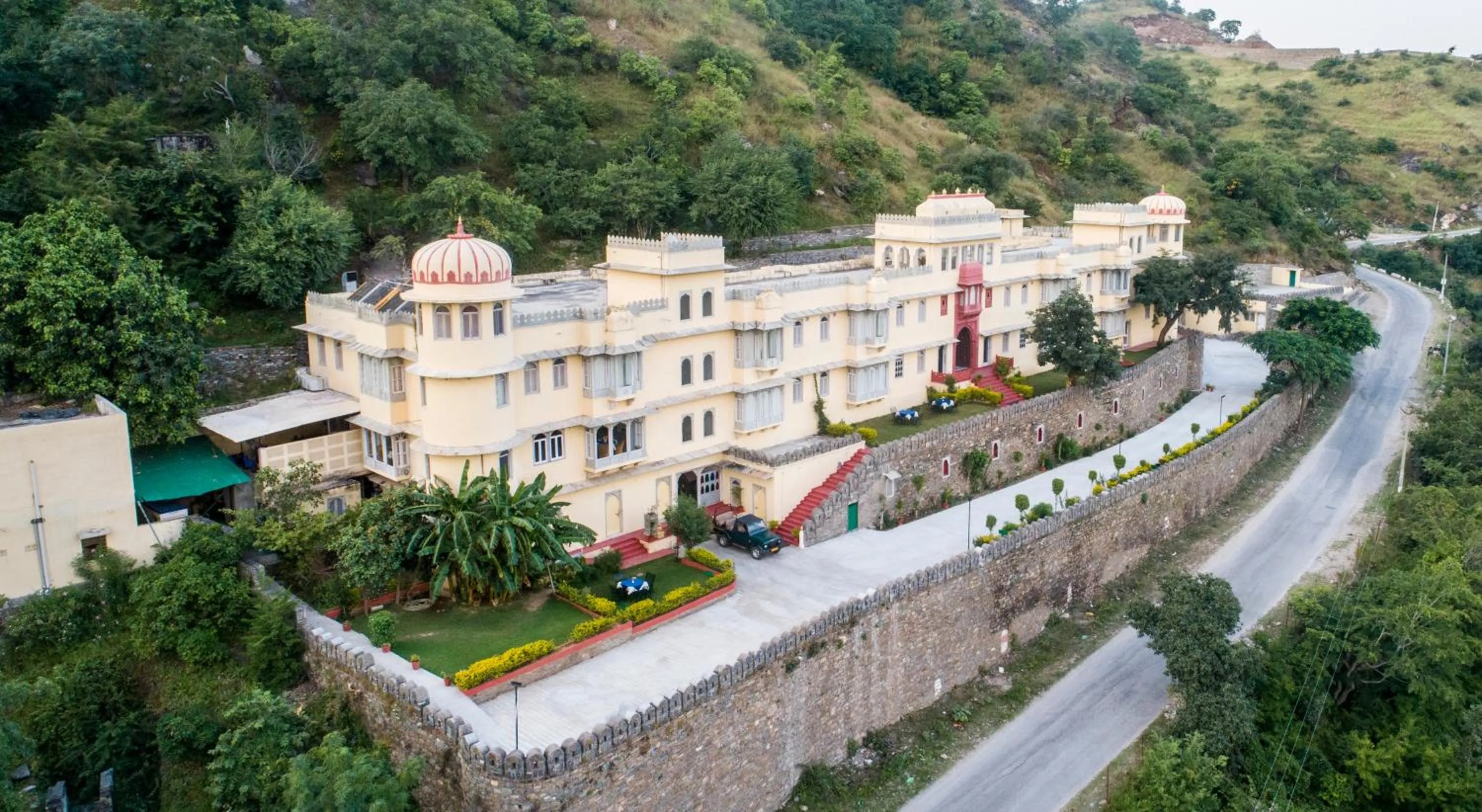 Facade/entrance in Shahpura Kumbhal Villas