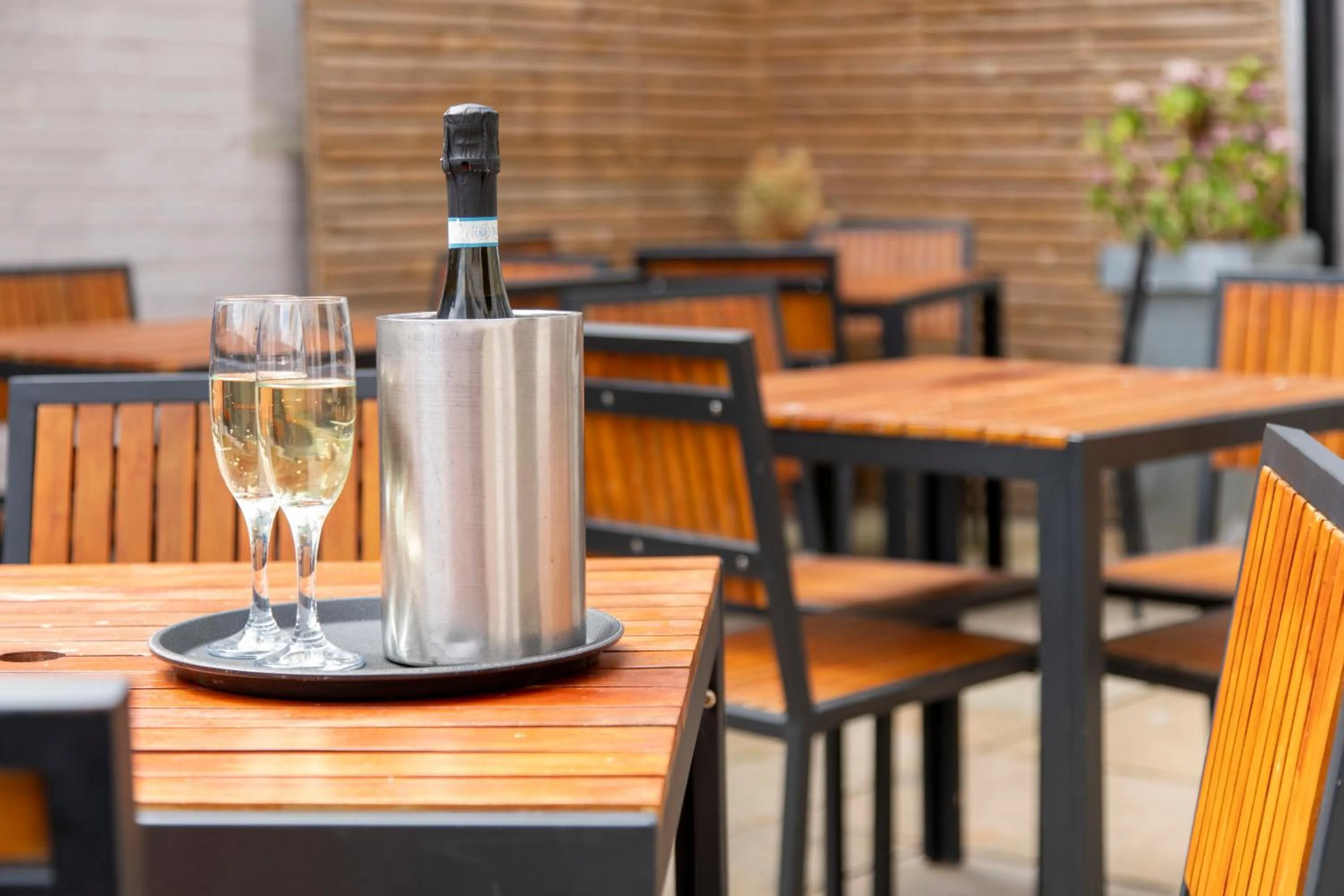 Drinks in The Warwick Arms Hotel - The Coaching Inn Group