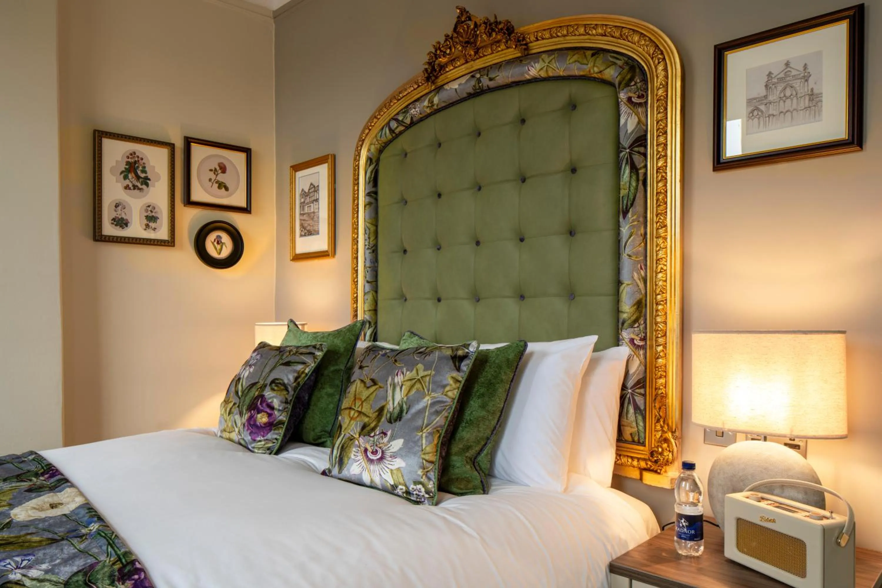 Bedroom, Bed in The Warwick Arms Hotel - The Coaching Inn Group