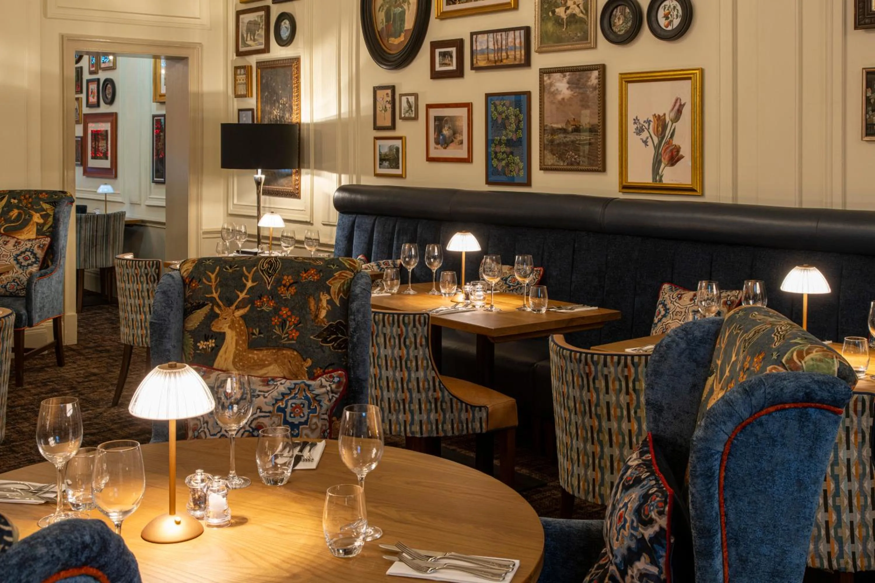 Restaurant/places to eat in The Warwick Arms Hotel - The Coaching Inn Group