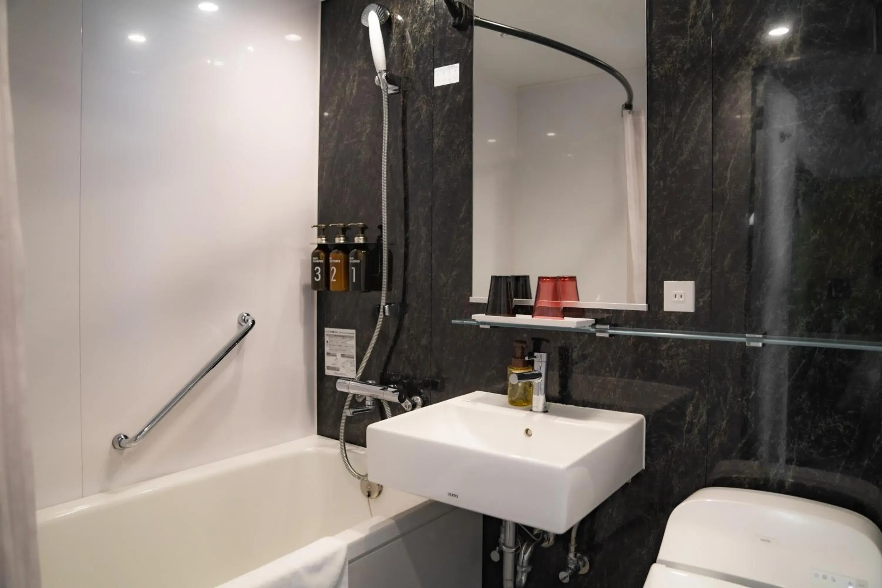 Semi Double Room - Non-Smoking in Hotel Resol Yokohama Sakuragicho Semi Double Room - Non-Smoking in Hotel Resol Yokohama Sakuragicho